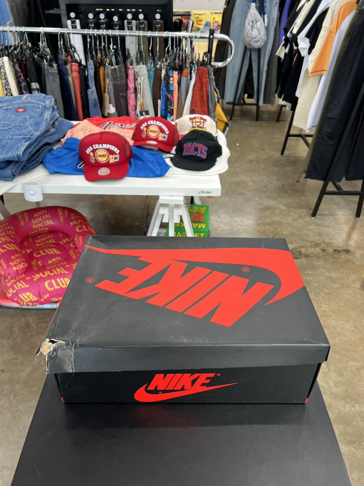 Jordan Brand × Nike Air Jordan 1 Shadow Sz. 10.5 (2018) Size US 10.5 / EU 43-44 - 15 Thumbnail