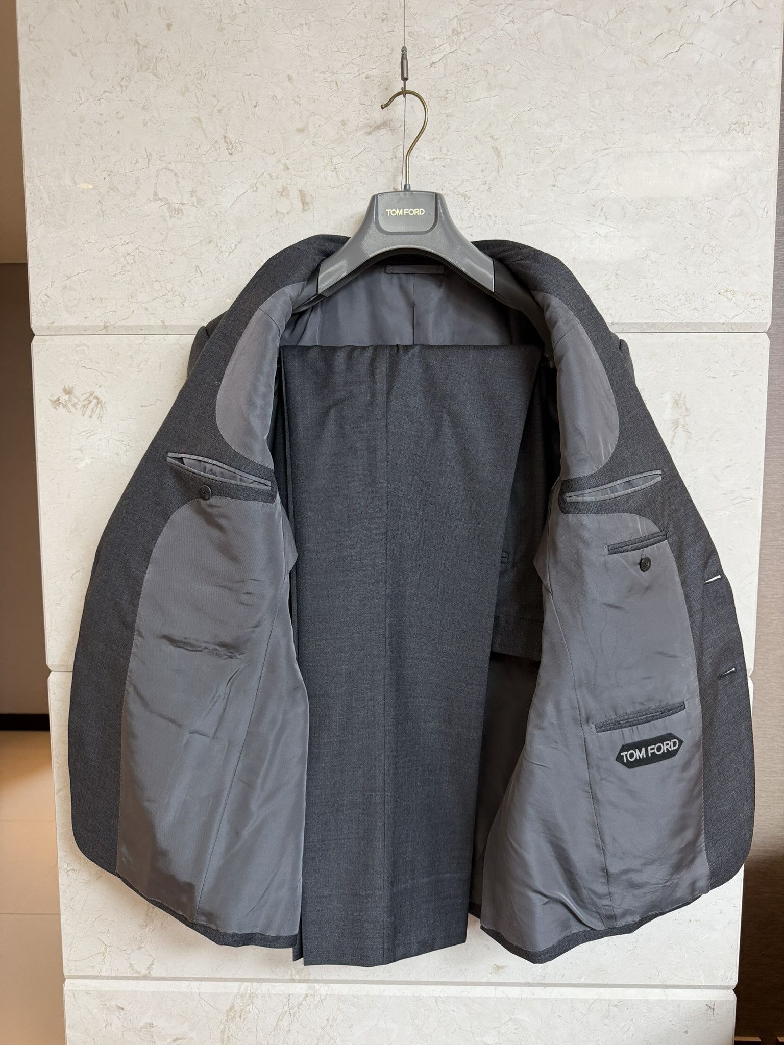Tom Ford TOM FORD / Windsor Fit Mid-Grey Wool Suit US 38 / EU 48 Size 38S - 5 Thumbnail