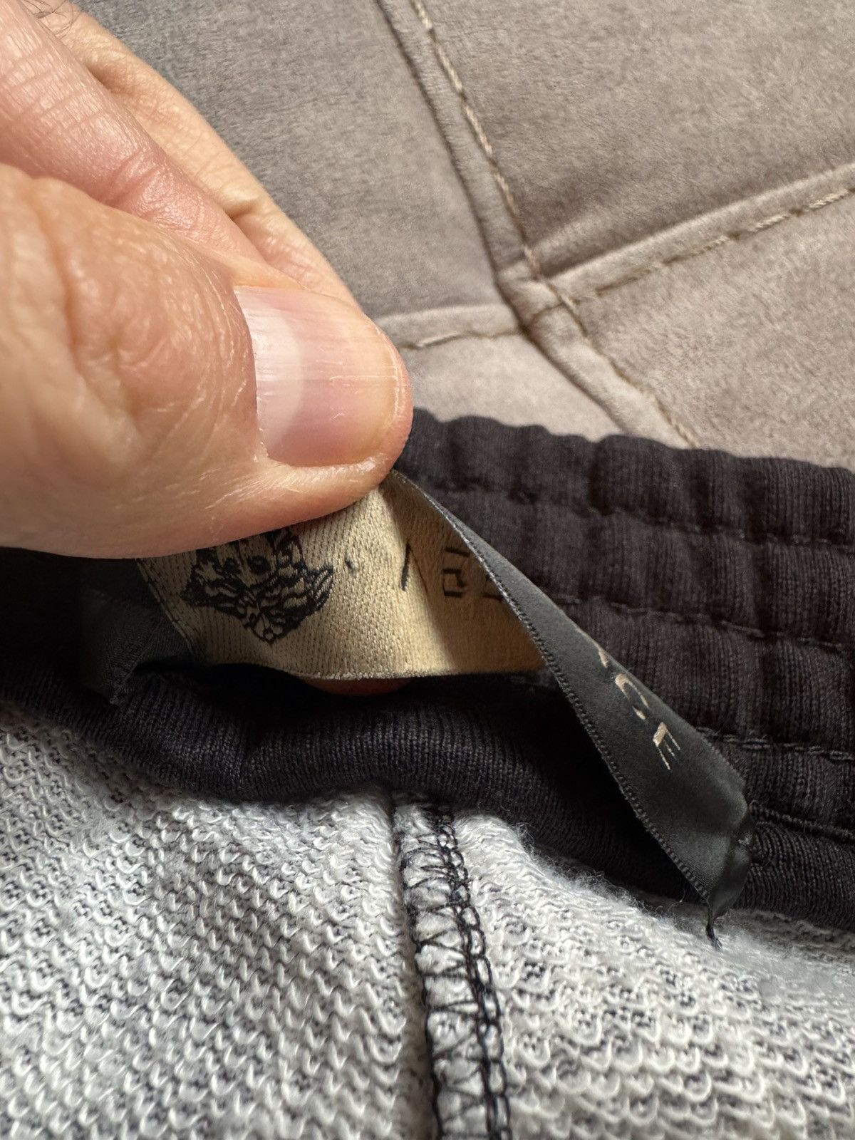 Versace VERSACE shorts STUDY REAL TAPE MEASUREMENTS IN PHOTOS sz S Size US 30 / EU 46 - 11 Thumbnail