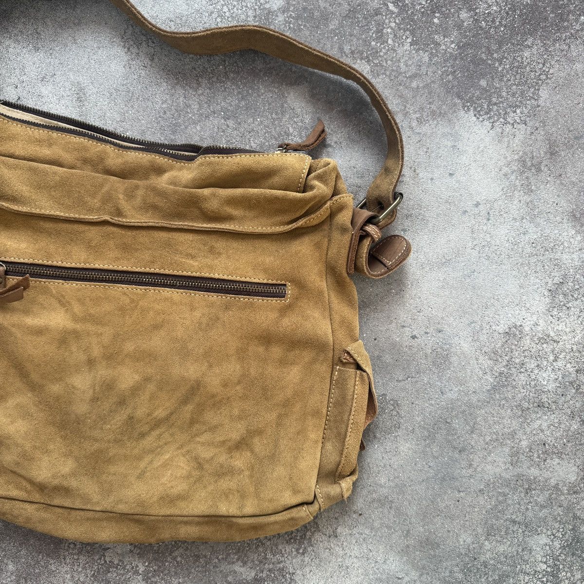If Six Was Nine Japanese Style Vintage Faded Leather Crossbody Bag Size ONE SIZE - 12 Thumbnail