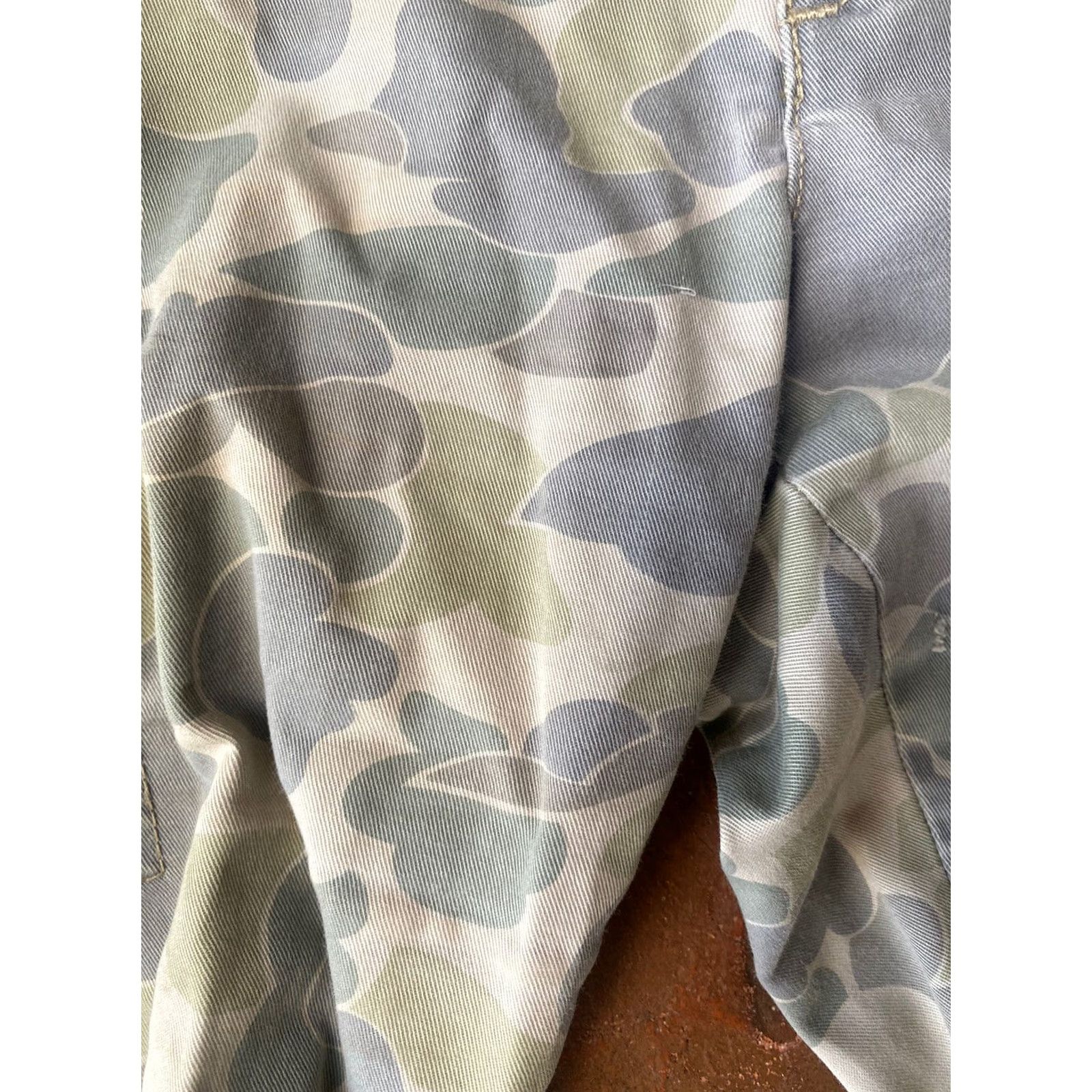 Ralph Lauren Denim & Supply Ralph Lauren Duck Camo Cargo Ankle Zip Pants Women 28 Green Camouflage Army 28 Mens Womens Size 28" / US 6 / IT 42 - 5 Thumbnail