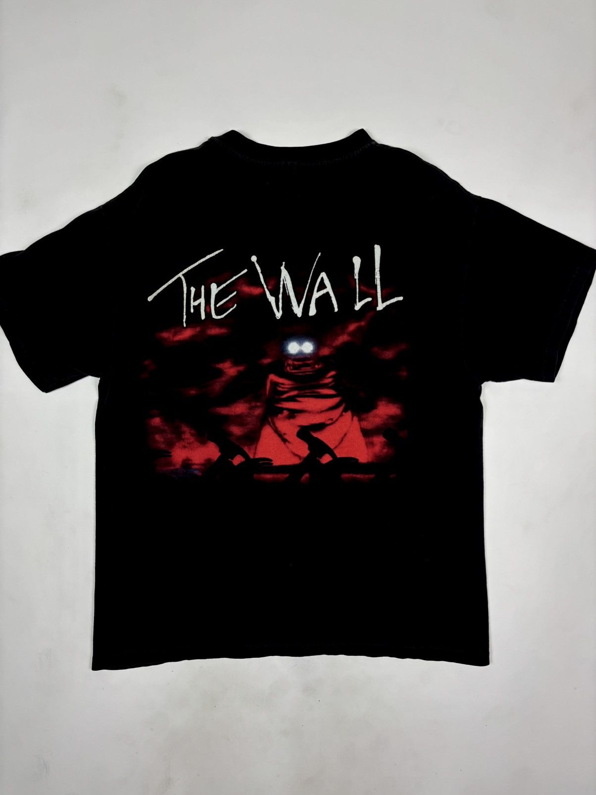 Band Tees × Pink Floyd × Vintage 1997 Pink Floyd "The Wall" Winterland Tee Size US L / EU 52-54 / 3 - 4 Thumbnail