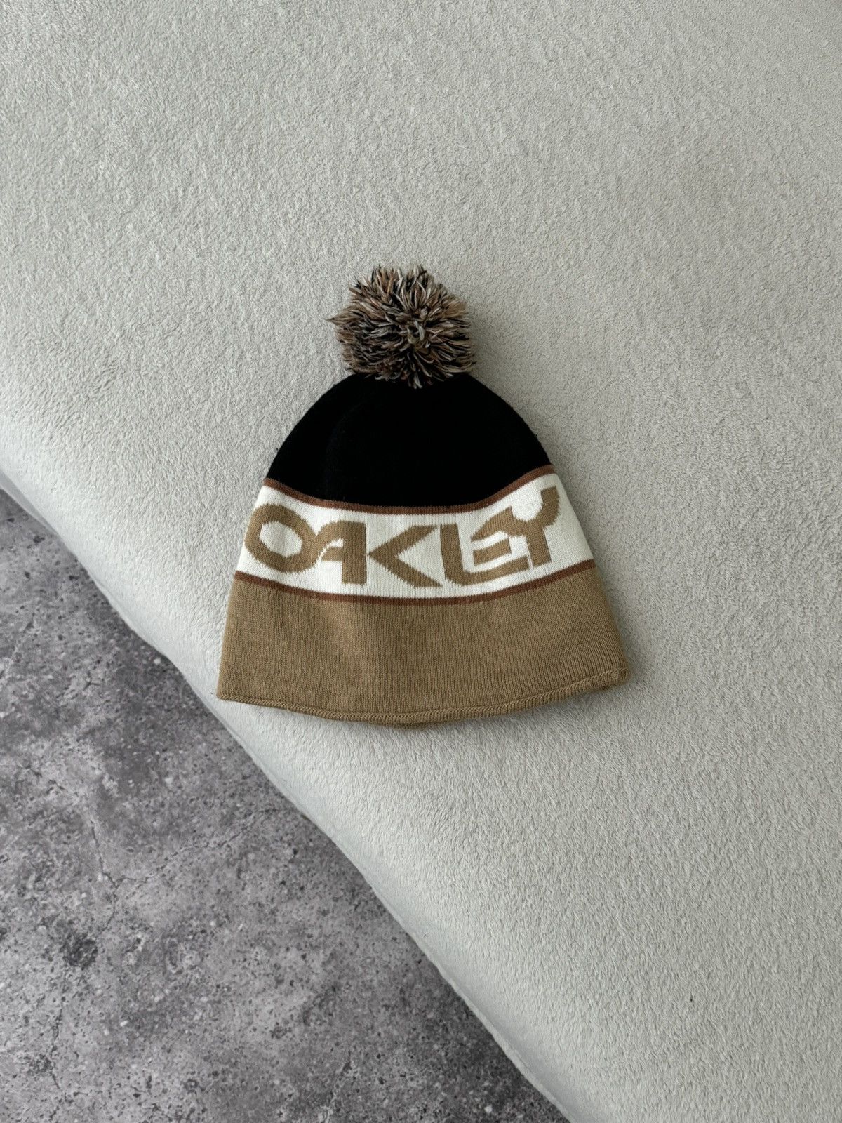 Oakley Vintage Oakley big logo Y2K hat Size ONE SIZE - 2 Thumbnail