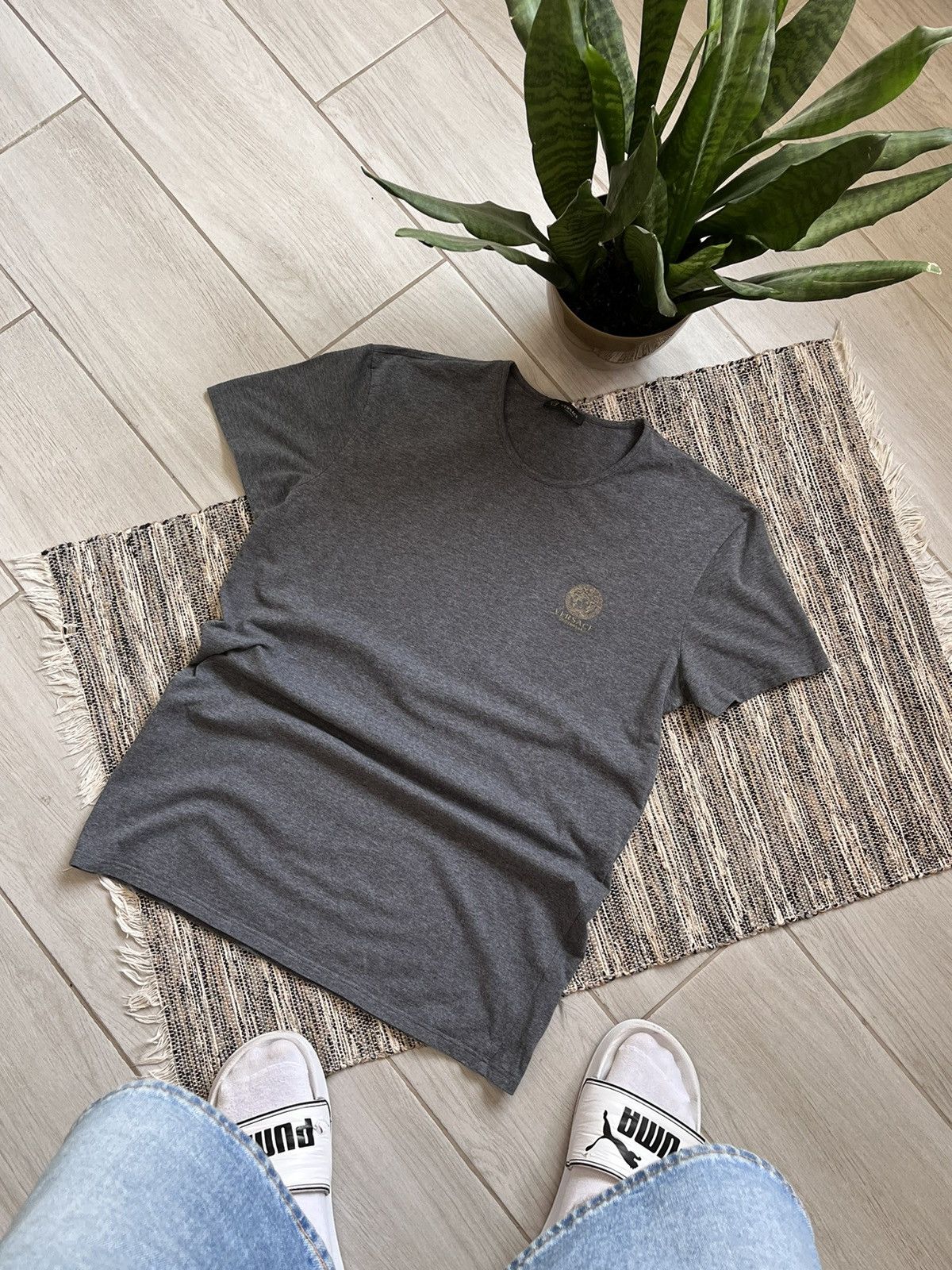 Versace × Vintage Vintage Versace Tshirt grey blank tee minimalistic logo Size US L / EU 52-54 / 3 - 1 Thumbnail