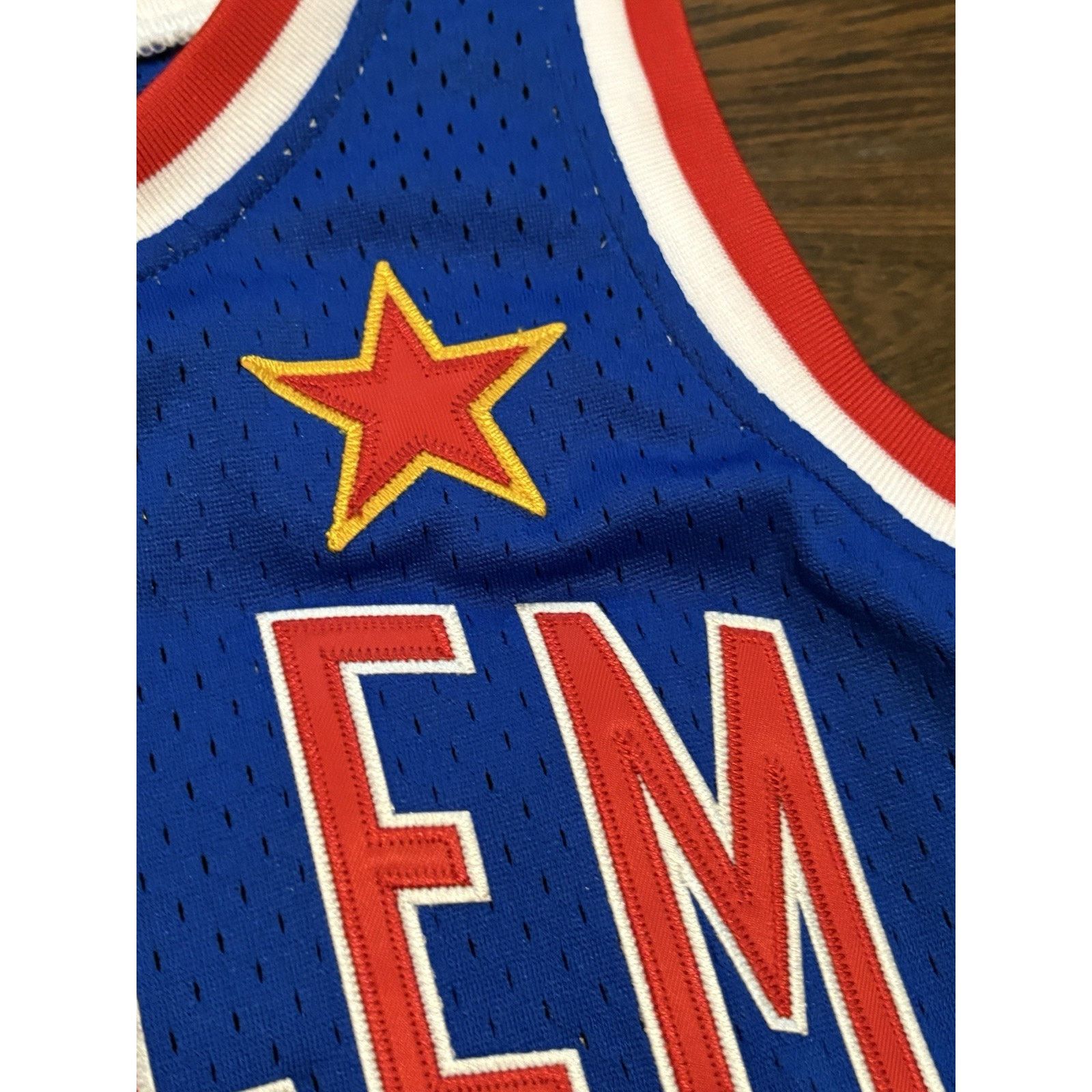 Harlem Globetrotters HARLEM GLOBETROTTERS (CURLEY NEAL #22) RINGS&CRWNS JERSEY M Size US M / EU 48-50 / 2 - 4 Thumbnail
