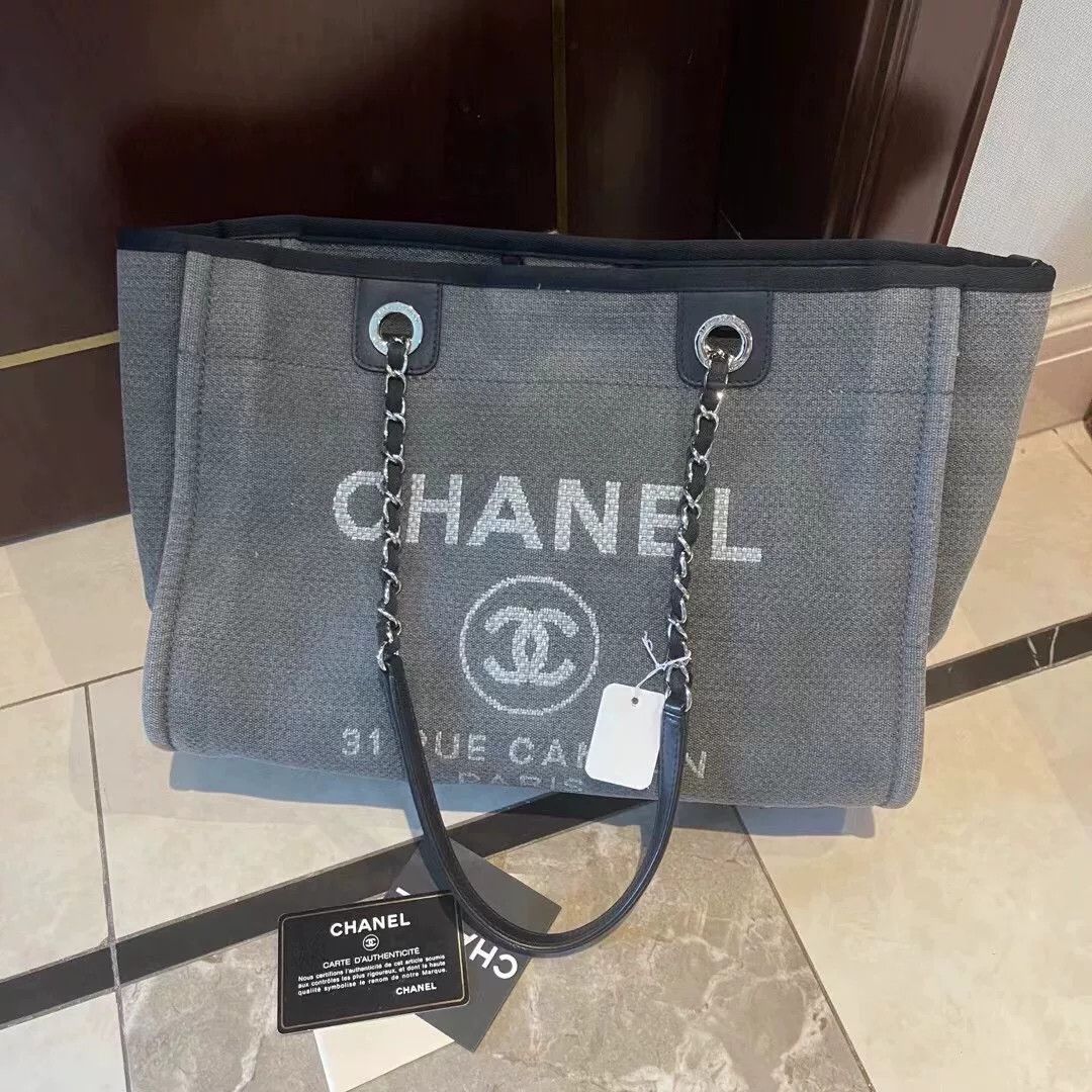Chanel Pre-loved Bag Very good condition Size ONE SIZE - 1 Thumbnail