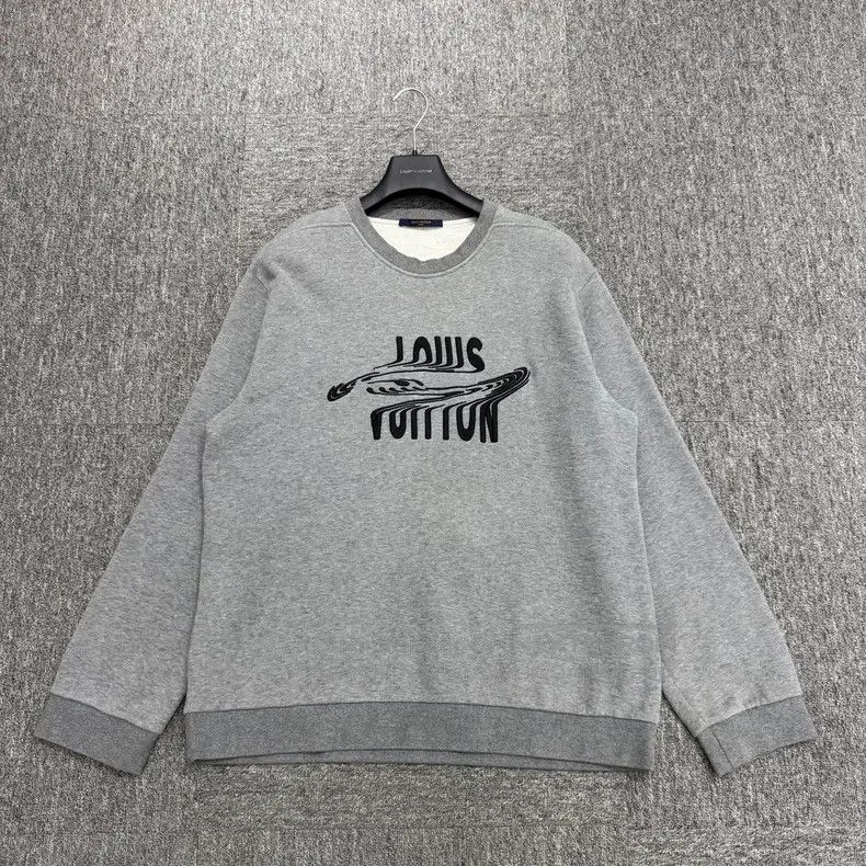 Louis Vuitton Louis Vuitton Twisted embroidered letter long sleeves Size US XXL / EU 58 / 5 - 1 Thumbnail