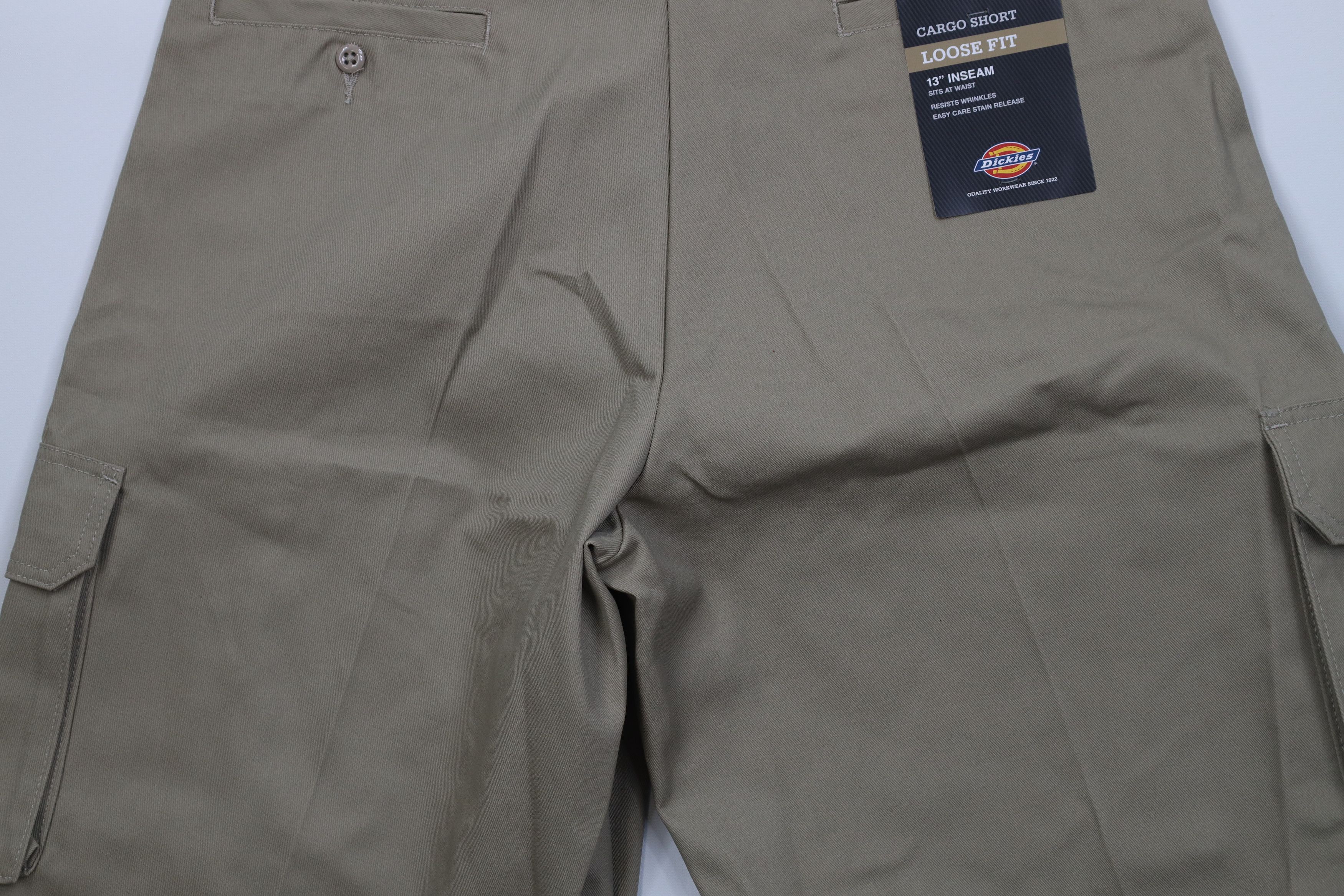 Dickies Deadstock Vintage Y2K Dickies Baggy Cargo Shorts Khaki Brown Size US 34 / EU 50 - 9 Thumbnail