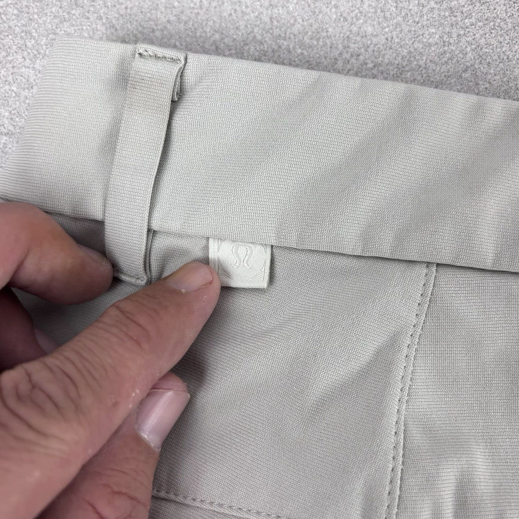 Lululemon Lululemon Cargo Shorts Mens Size 38 Beige 9.5" Inseam Stretch Casual Reflecting Utility Cargo Style Size US 38 / EU 54 - 6 Thumbnail