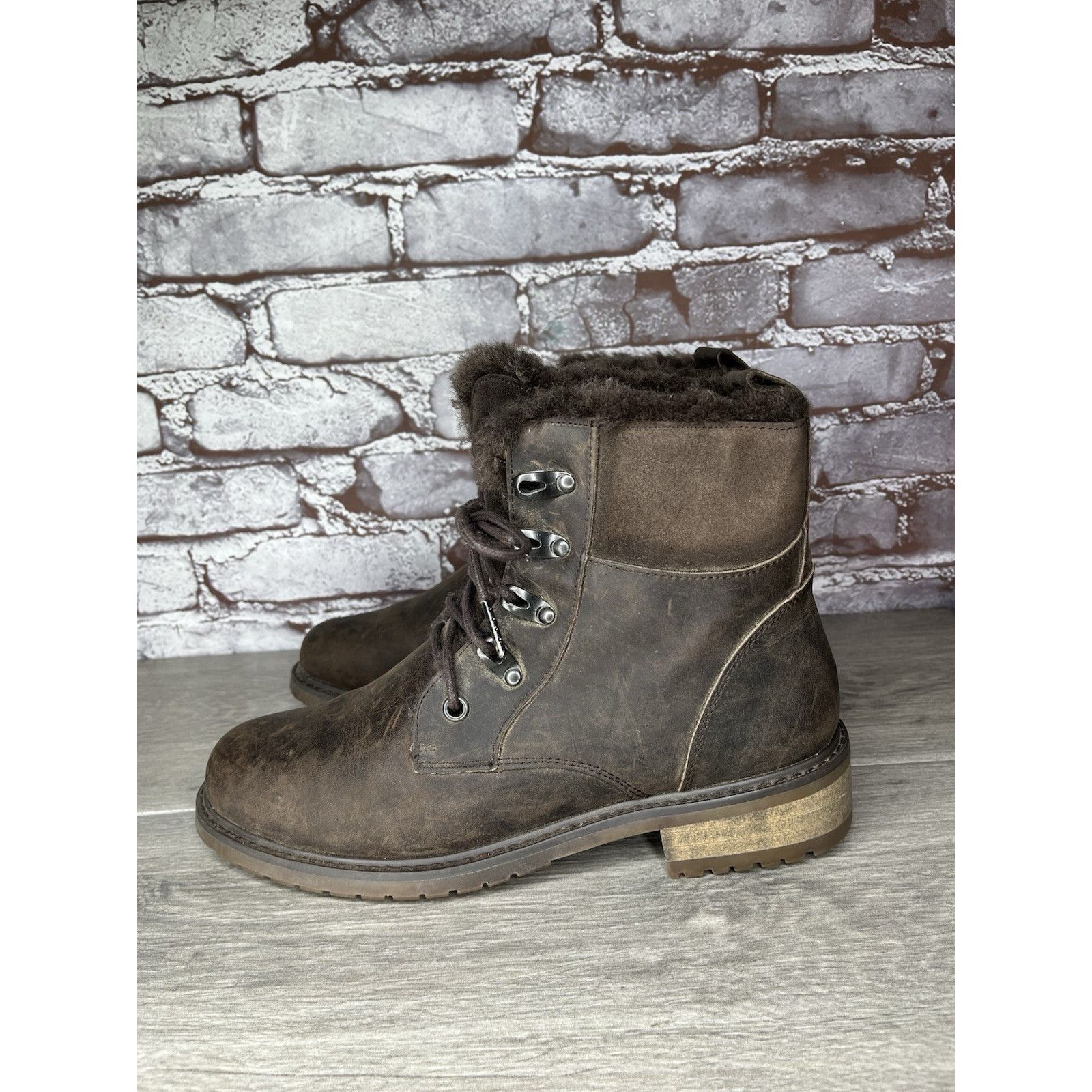 Ugg EMU Australia Waterproof Dark Brown Leather Ankle Hiker Boot Size US 9 / IT 39 - 17 Thumbnail