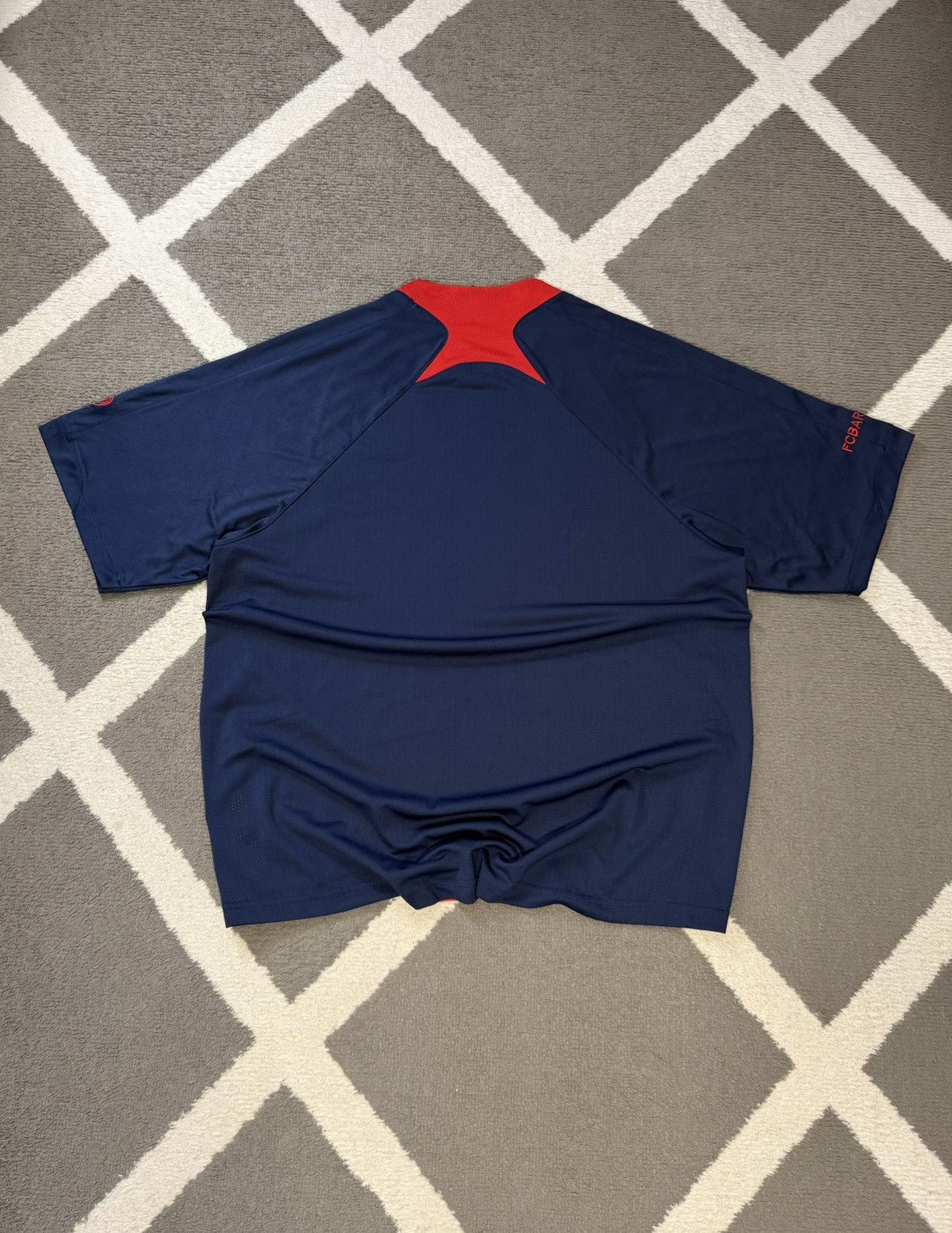 Nike Nike FC Barcelona Y2K Retro 2006-07 Training T-Shirt Jersey Size US L / EU 52-54 / 3 - 10 Thumbnail