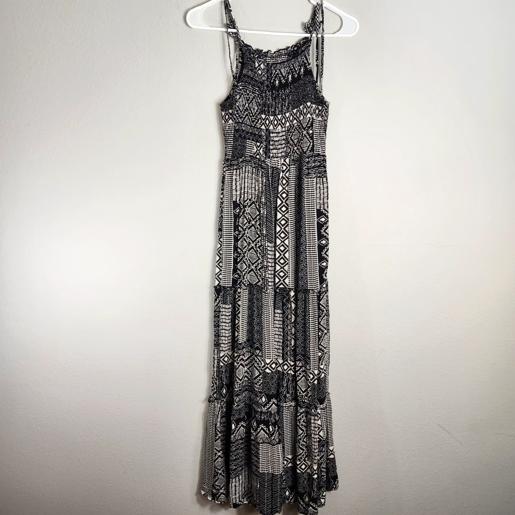 Vintage VINTAGE Wild Fable Womens Black White Geo Tribal Print Smocked Maxi Dress-Size XS Size XS / US 0-2 / IT 36-38 - 6 Thumbnail