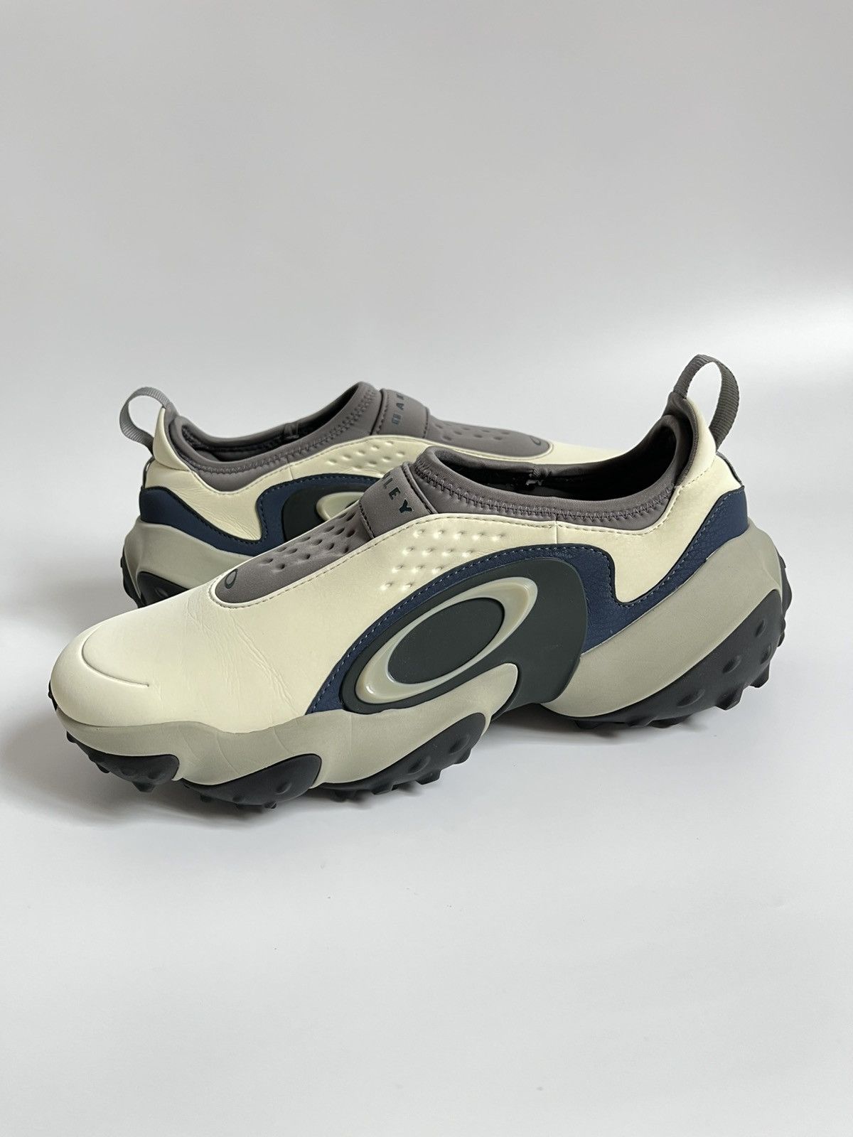 Oakley Oakley Edge Icon “Cream Navy” Size US 11 / EU 44 - 10 Thumbnail