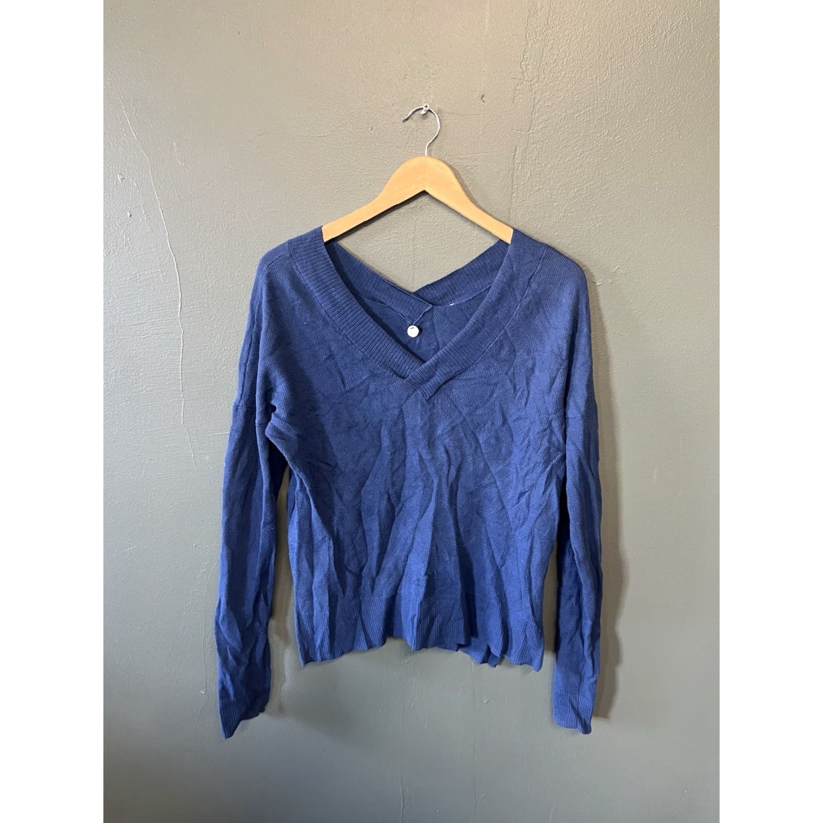 Vintage Margaret O'Leary Womens Blue Long Sleeve Pullover Sweatshirt V-Neck L Pullover Sweatshirt Women Blue V-Neck Long Sleeve Size L Size L / US 10 / IT 46 - 2 Thumbnail