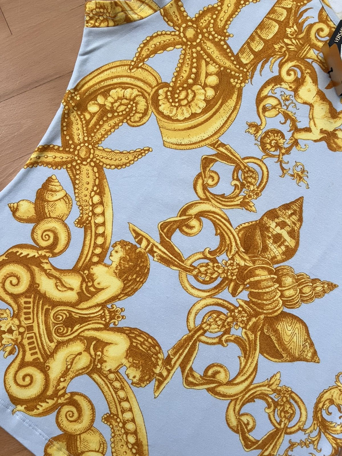 Versace Deadstock Versace t-shirt golden pattern Size M / US 6-8 / IT 42-44 - 5 Thumbnail