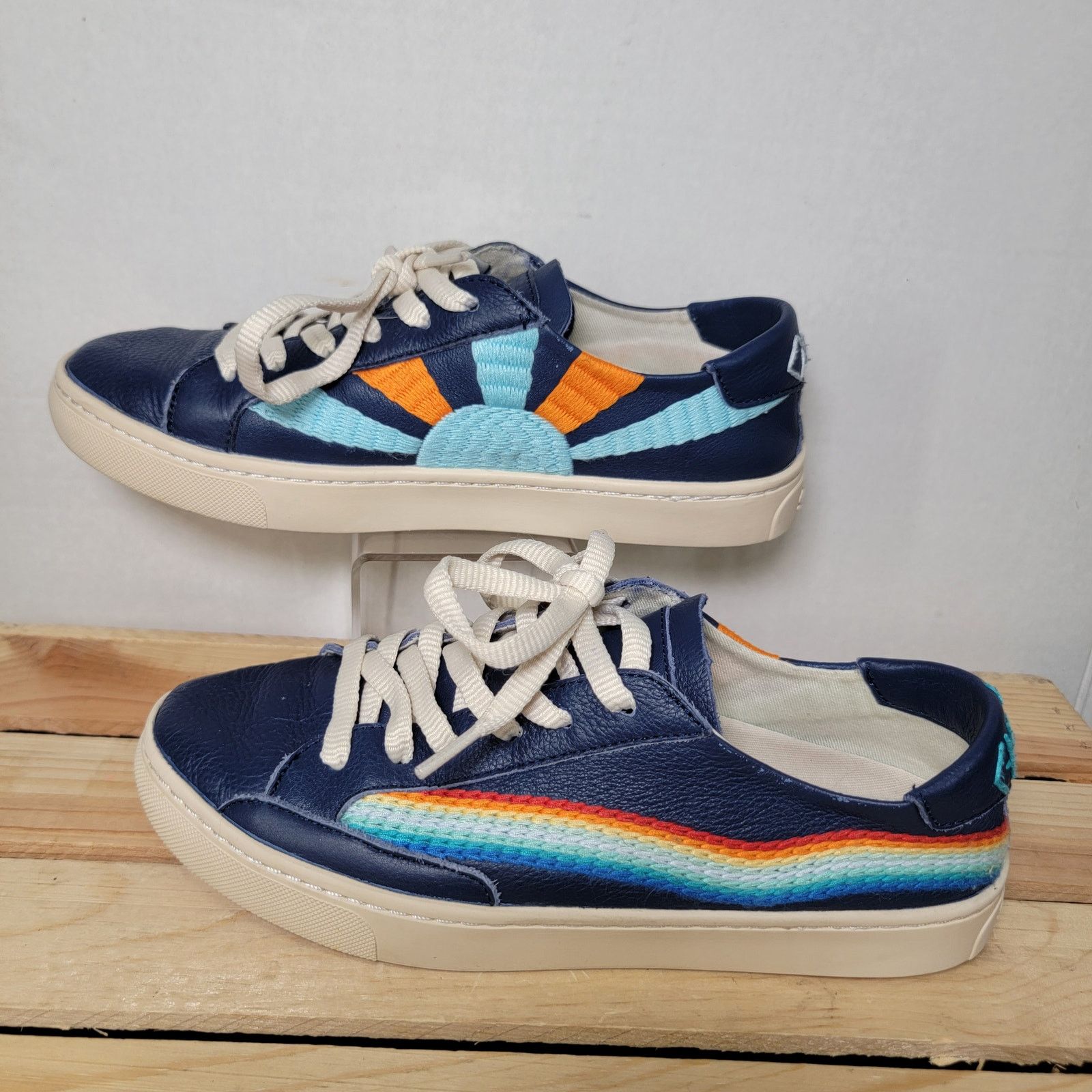 Soludos Leather Shoes W/ Embroidered Sides "chill Out" - 8 in Blue, Women's