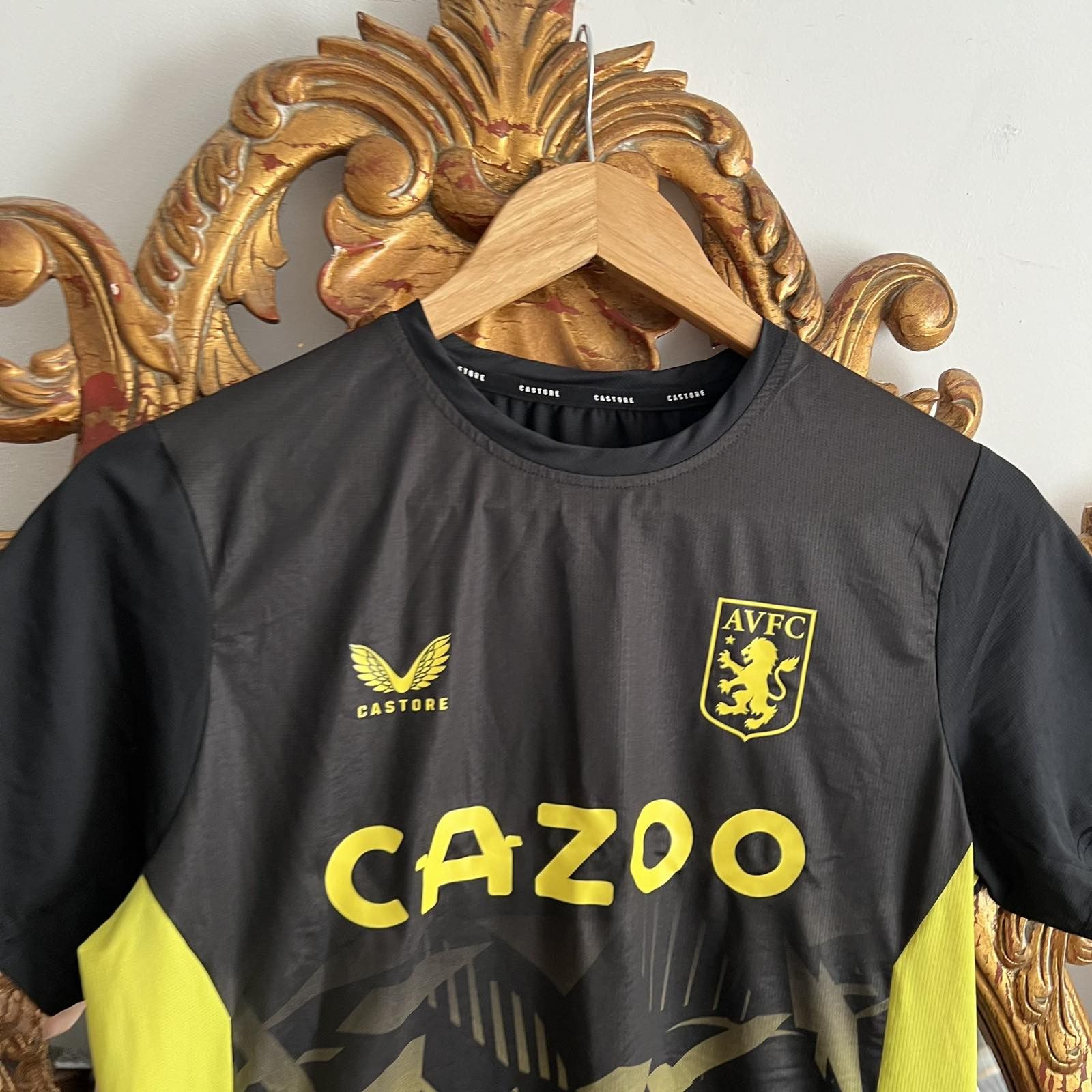 Other Castore Aston Villa Soccer Jersey Football Sz S Size US S / EU 44-46 / 1 - 2 Thumbnail