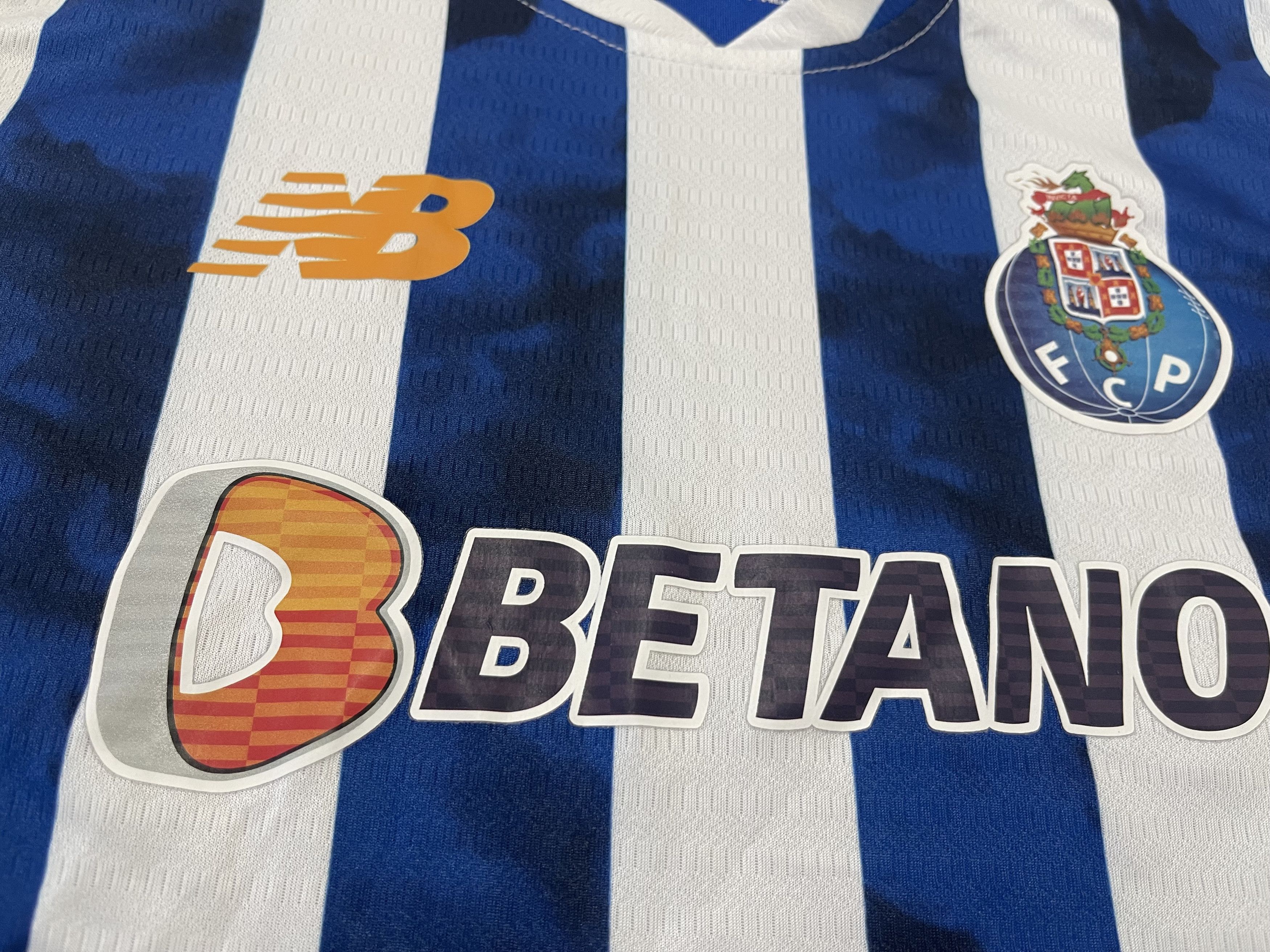 New Balance FC Porto Home Jersey 2024–25 – Youth Size 9–10 Size US XXS / EU 40 - 2 Thumbnail