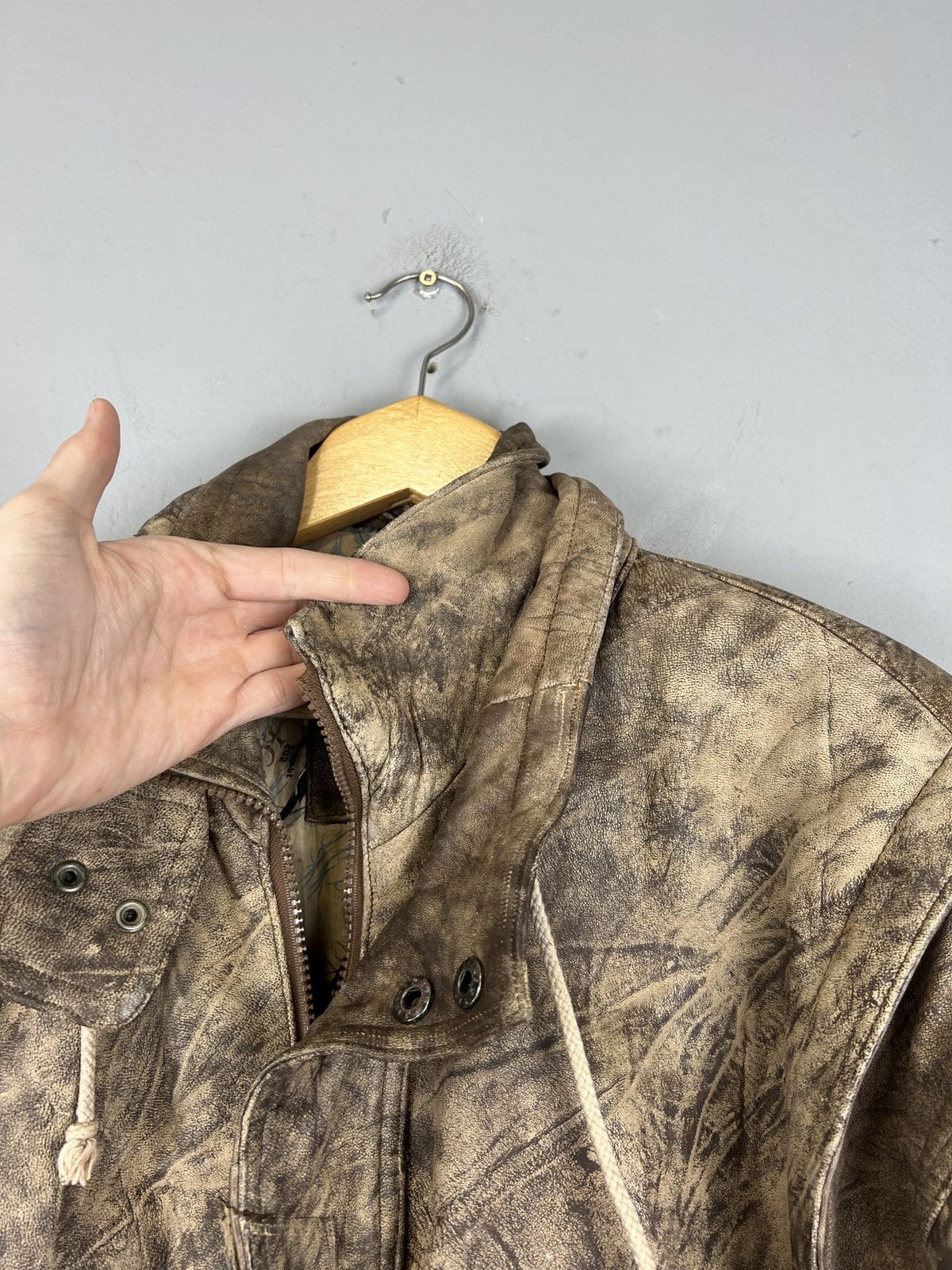 Vintage Vintage Multi pocket Camo Leather Jacket G2 style Size US L / EU 52-54 / 3 - 11 Thumbnail