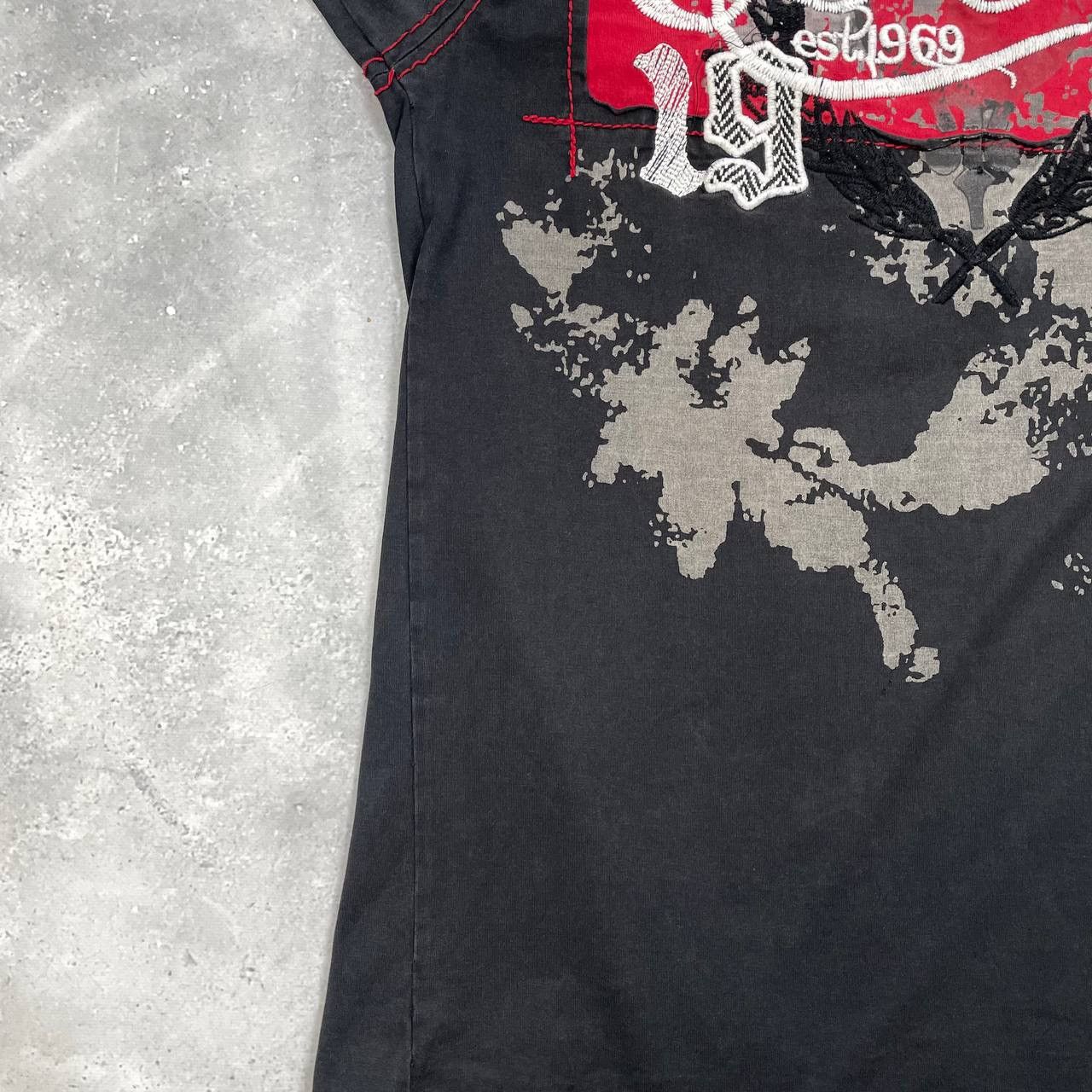 Coogi Vintage Coogi The Lucky Country Y2K T Shirt Black/ Red L Size US L / EU 52-54 / 3 - 11 Thumbnail