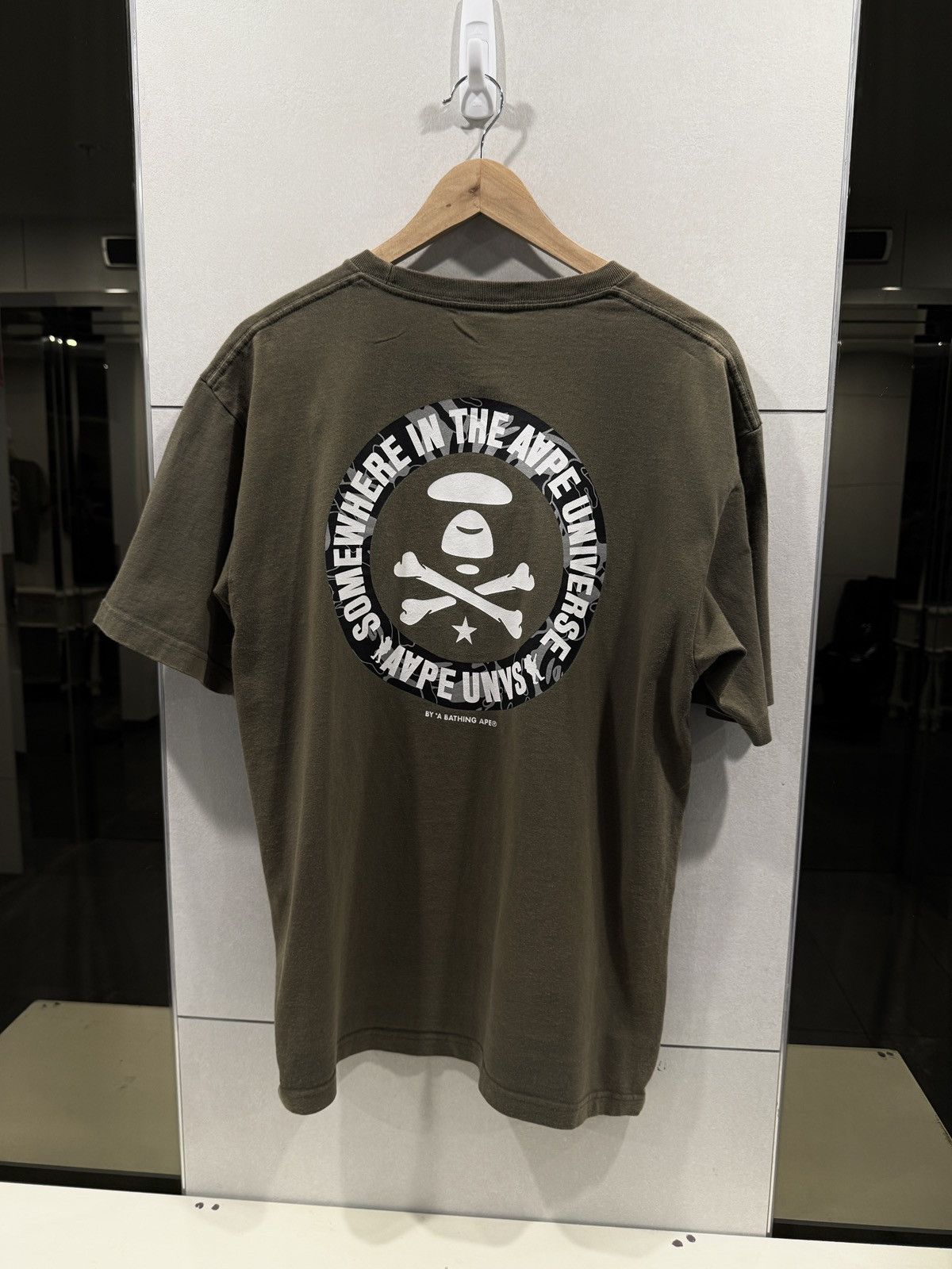 Aape AAPE UNIVERSE UNVS REFLECTIVE CAMO TEE OLIVE XL LOGO GRAPHIC Size US XL / EU 56 / 4 - 2 Thumbnail