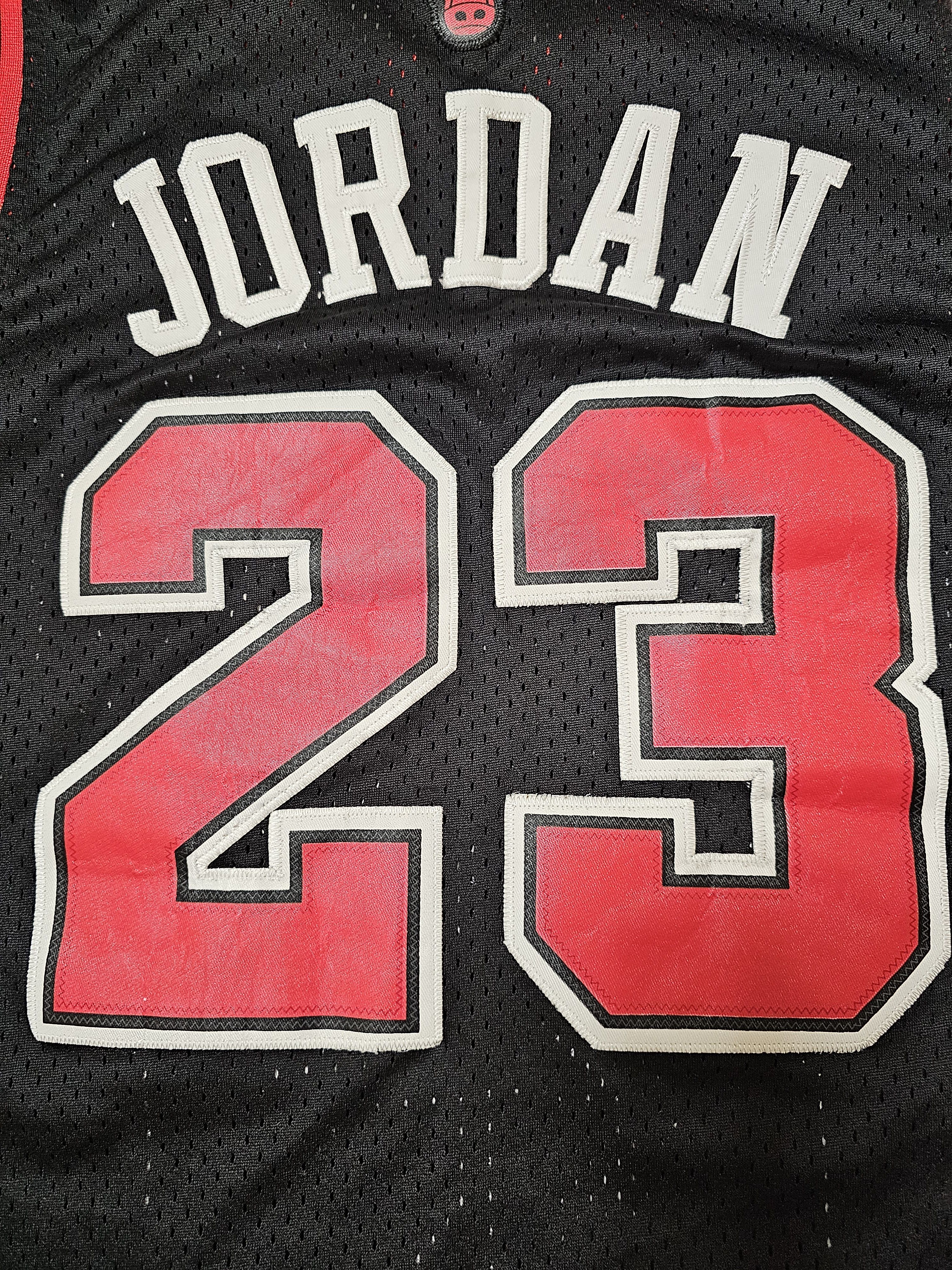 NBA × Vintage CHICAGO BULLS NIKE VINTAGE JORDAN JERSEY BASKETBALL SHIRT Size US M / EU 48-50 / 2 - 6 Thumbnail