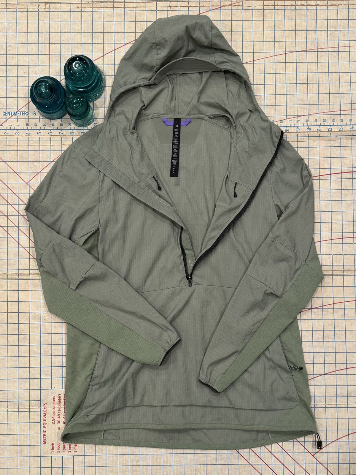 Lululemon Lululemon Lightweight 1/2 Zip Hooded Jacket Mens Large Green Size US L / EU 52-54 / 3 - 4 Thumbnail