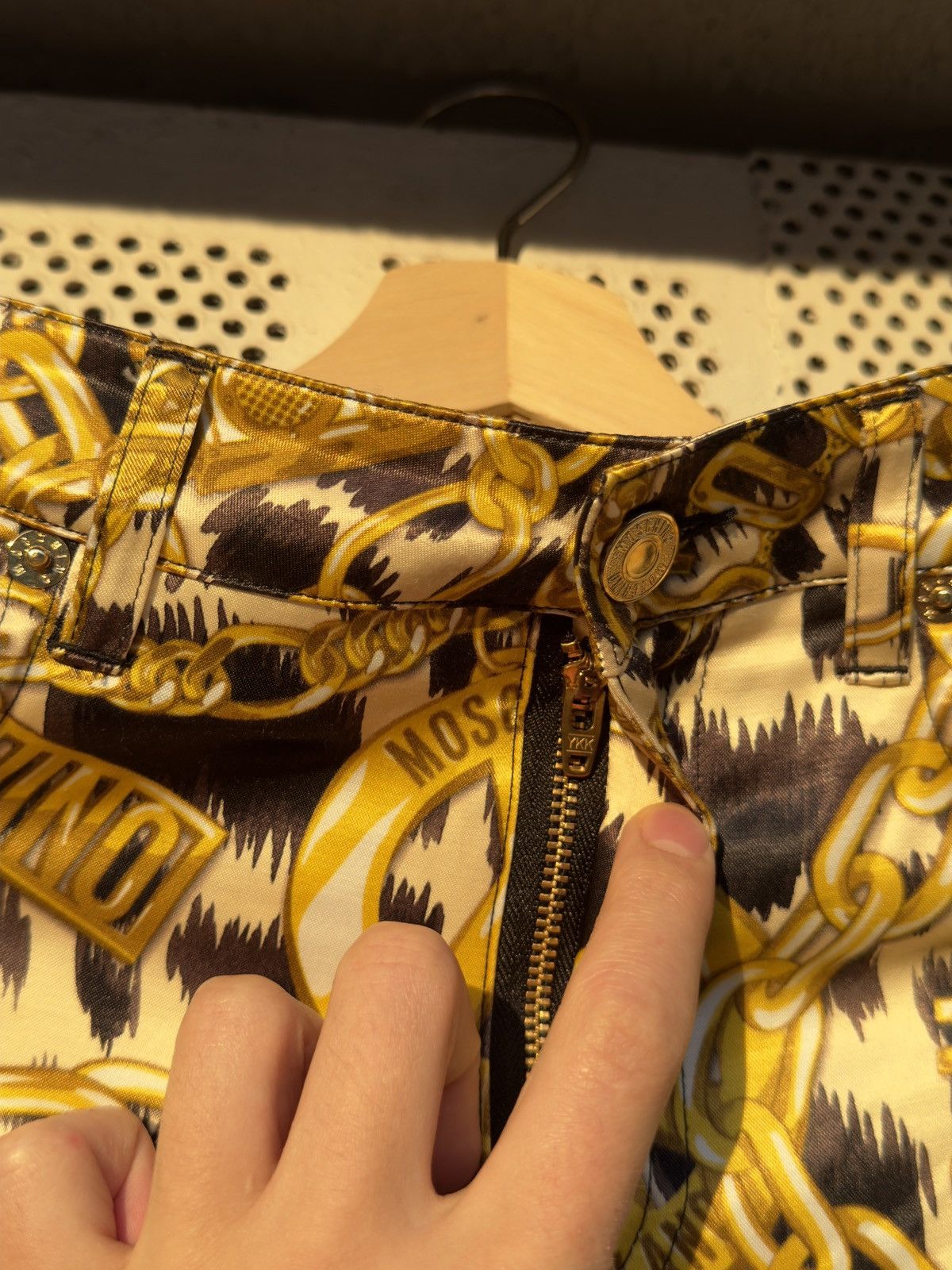 H&M × Moschino MOSCHINO H&M Women's Gold Chain Iconic Pants Size 36 US 4 Size 27" / US 4 / IT 40 - 7 Thumbnail