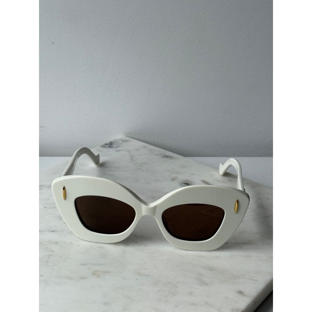 Loewe NEW Loewe LW40127I Anagram Thick Sunglasses in White Size ONE SIZE - 5 Thumbnail