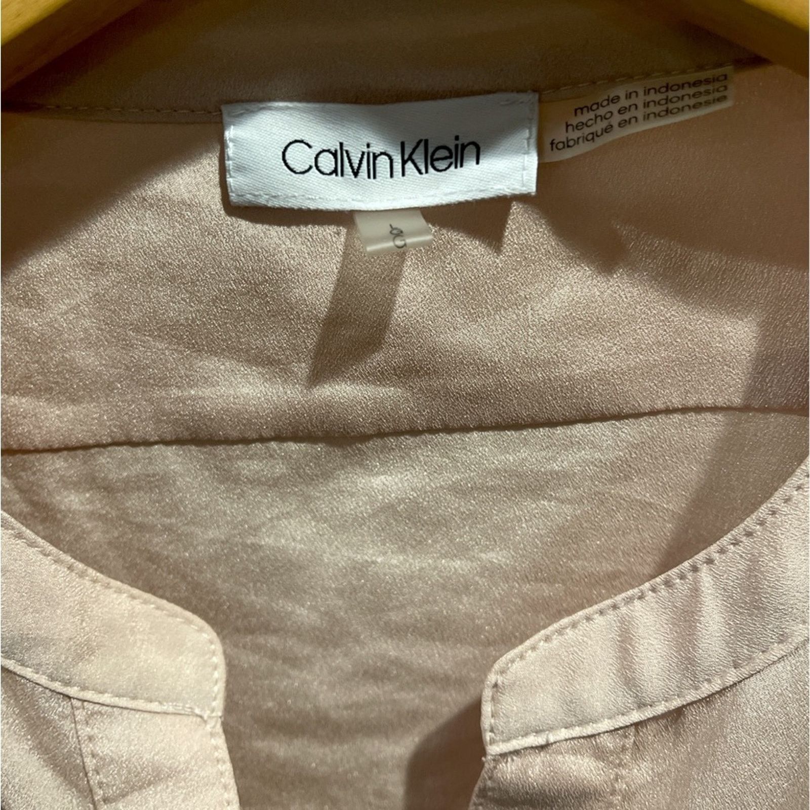 Calvin Klein CALVIN KLEIN Peach Roll-Tab Sleeve Blouse Sz L Size L / US 10 / IT 46 - 5 Thumbnail