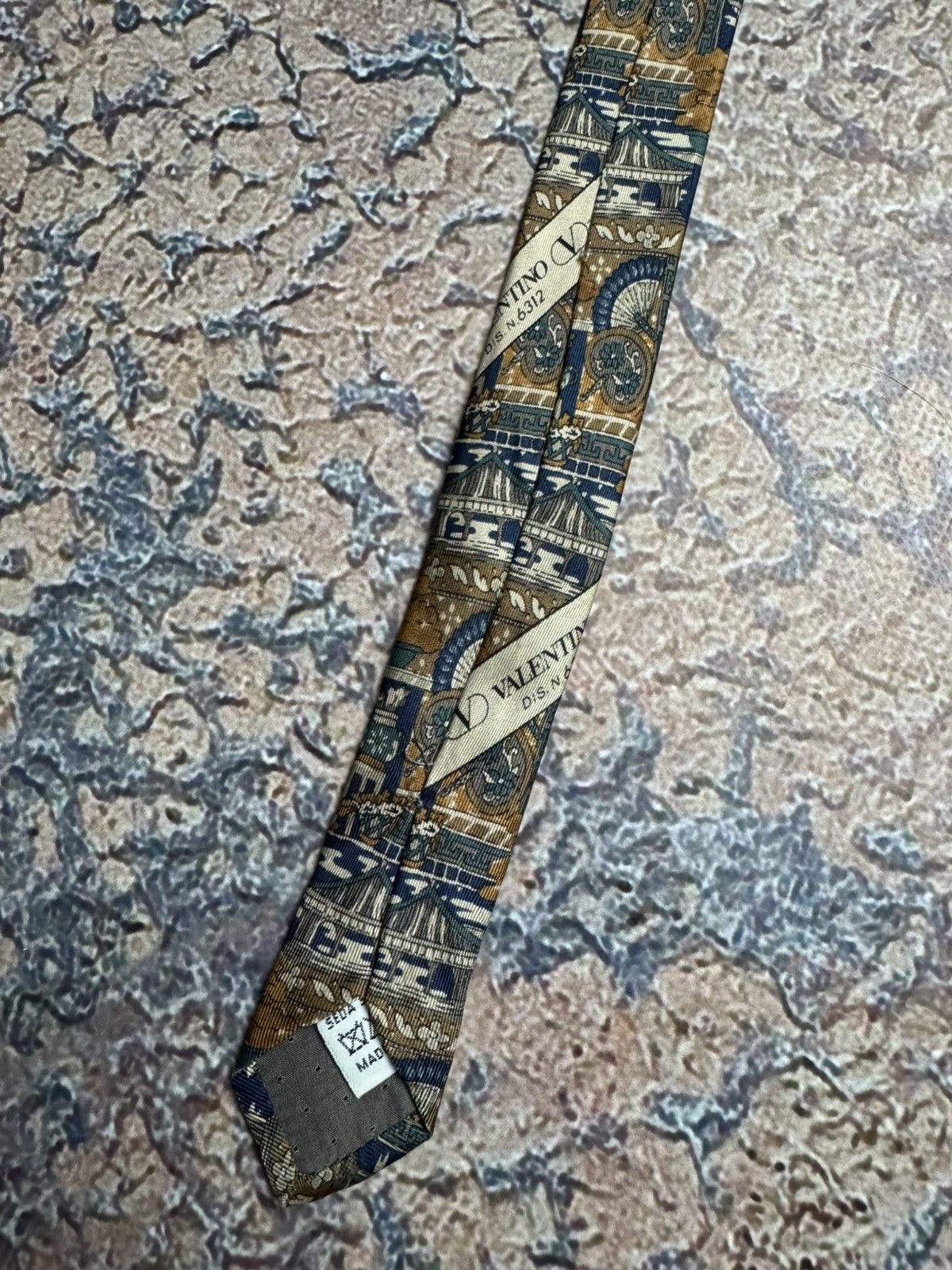 Valentino × Vintage Vintage VALENTINO tie made in Italy🇮🇹 Size ONE SIZE - 3 Thumbnail