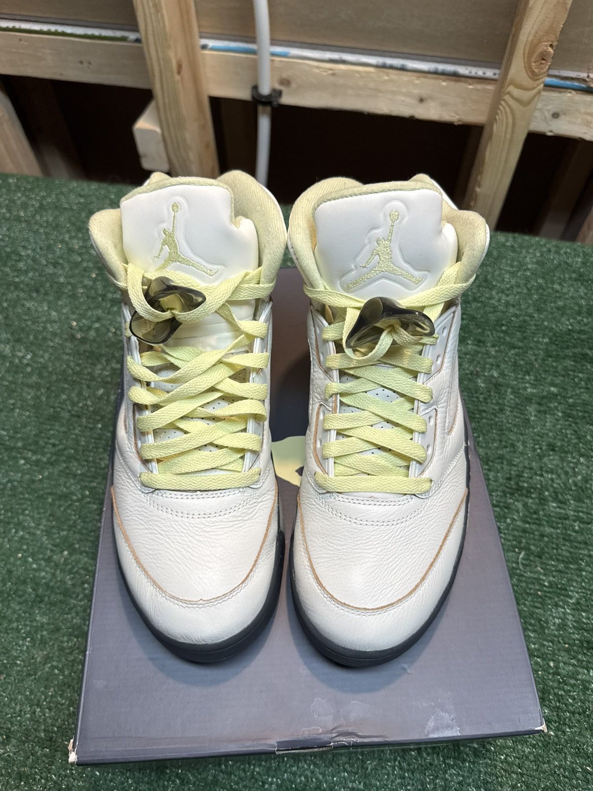 Jordan Brand Jordan Retro 5 Luminous Green Size 9M Size US 9 / EU 42 - 10 Thumbnail