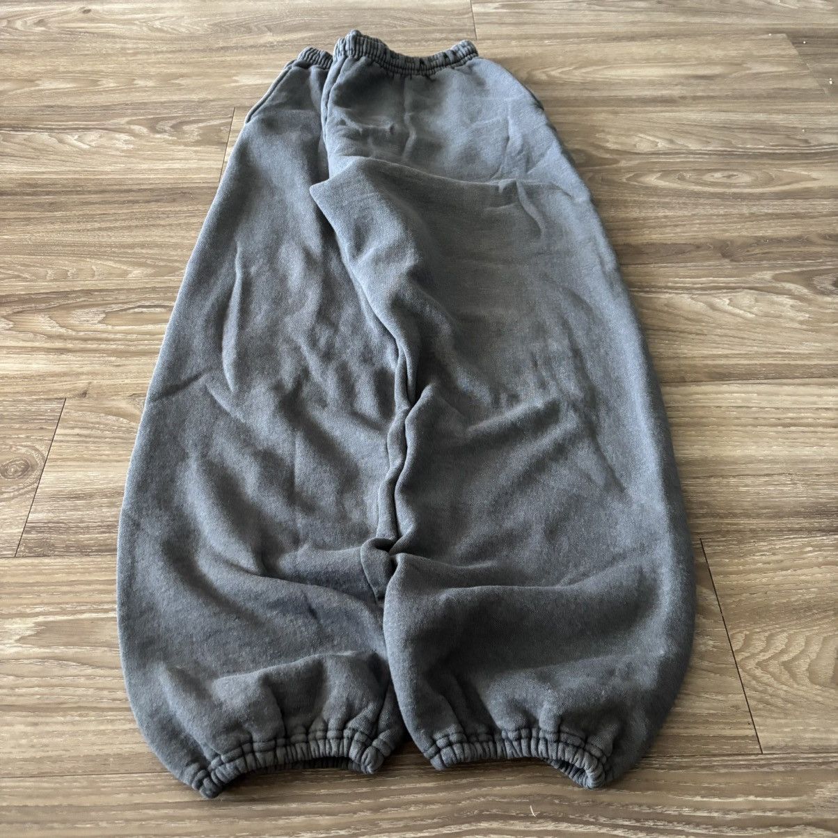Russell Athletic Crazy Vintage Y2K/2000s Baggy Grey Russell Skater Essential Sweatpants! Size XL Size US 36 / EU 52 - 3 Thumbnail