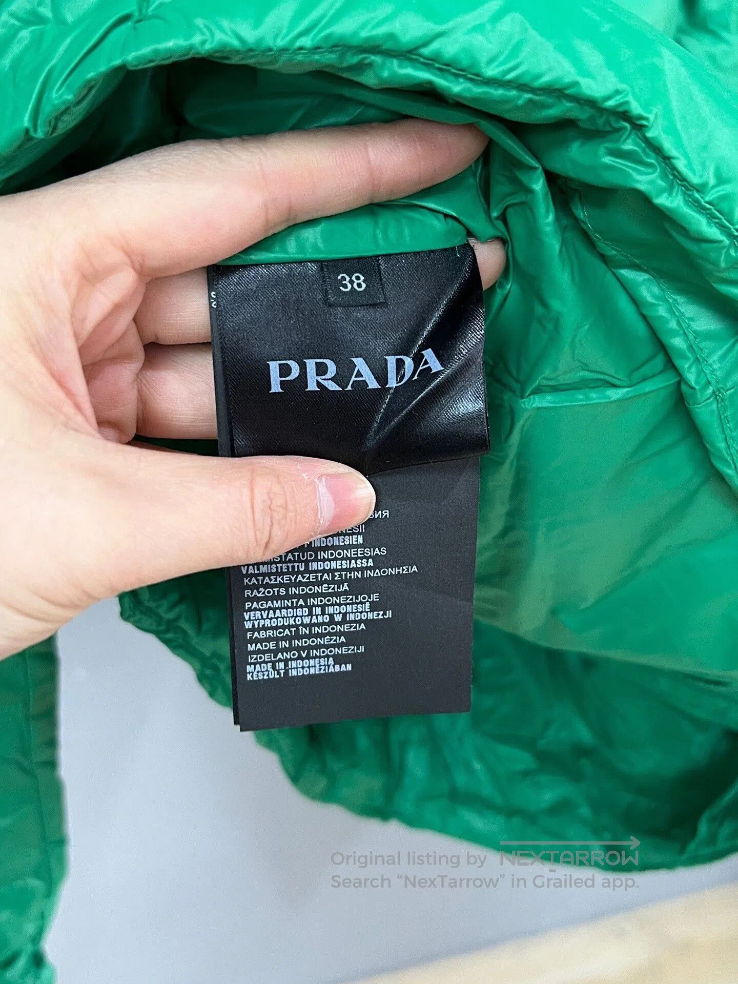 Prada Prada Green Triangle Logo Down Jacket. Size S / US 4 / IT 40 - 6 Thumbnail