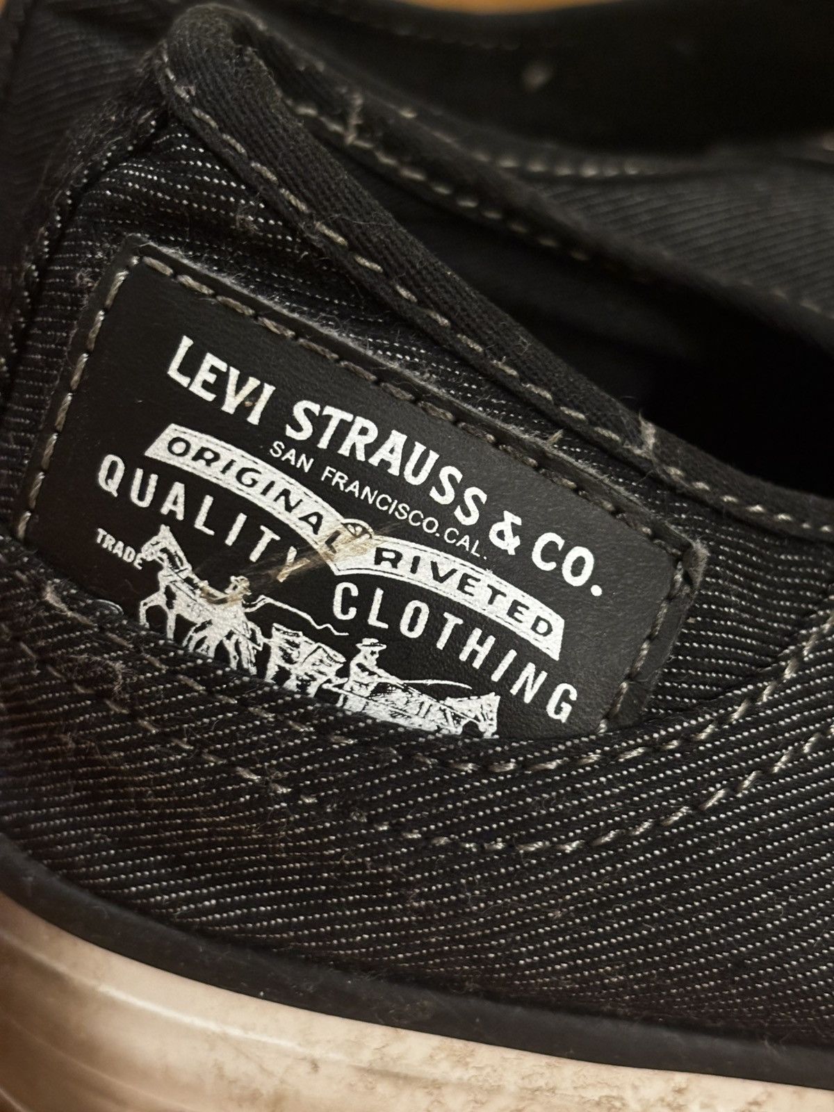 Levi's Men’s canvas sneakers Size US 11 / EU 44 - 5 Thumbnail