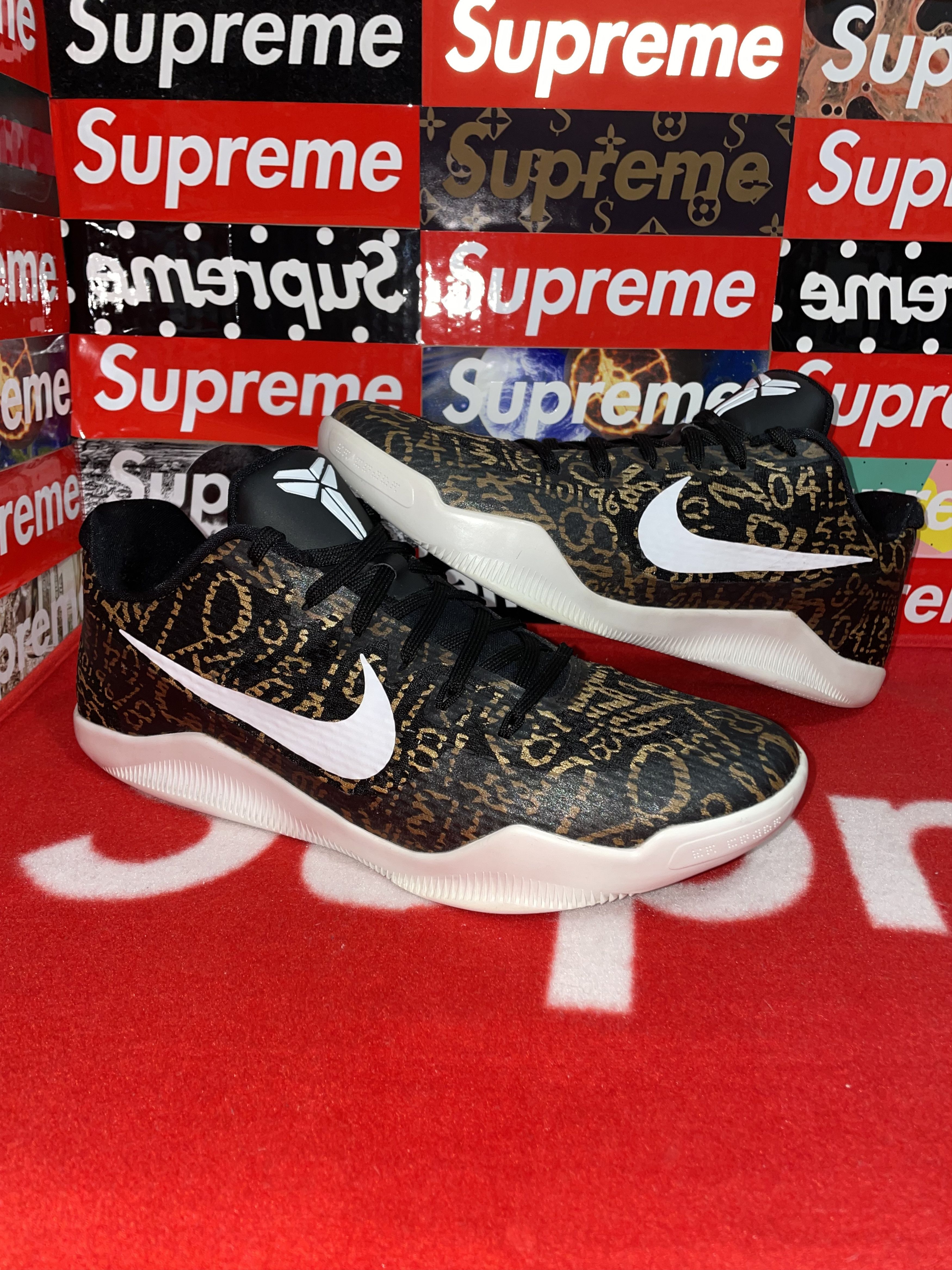 Nike Nike Kobe 11 ID “Mamba Day” nikeID 865773-992 size 12 VNDS Size US 12 / EU 45 - 1 Thumbnail