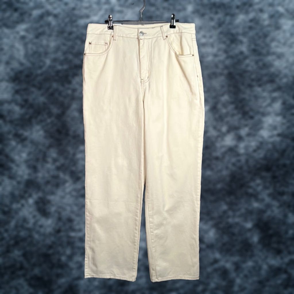 Forever 21 FOREVER 21 Premium 90s Fit High-Waist Cream Denim Jeans Mens 31 Size US 31 - 1 Thumbnail