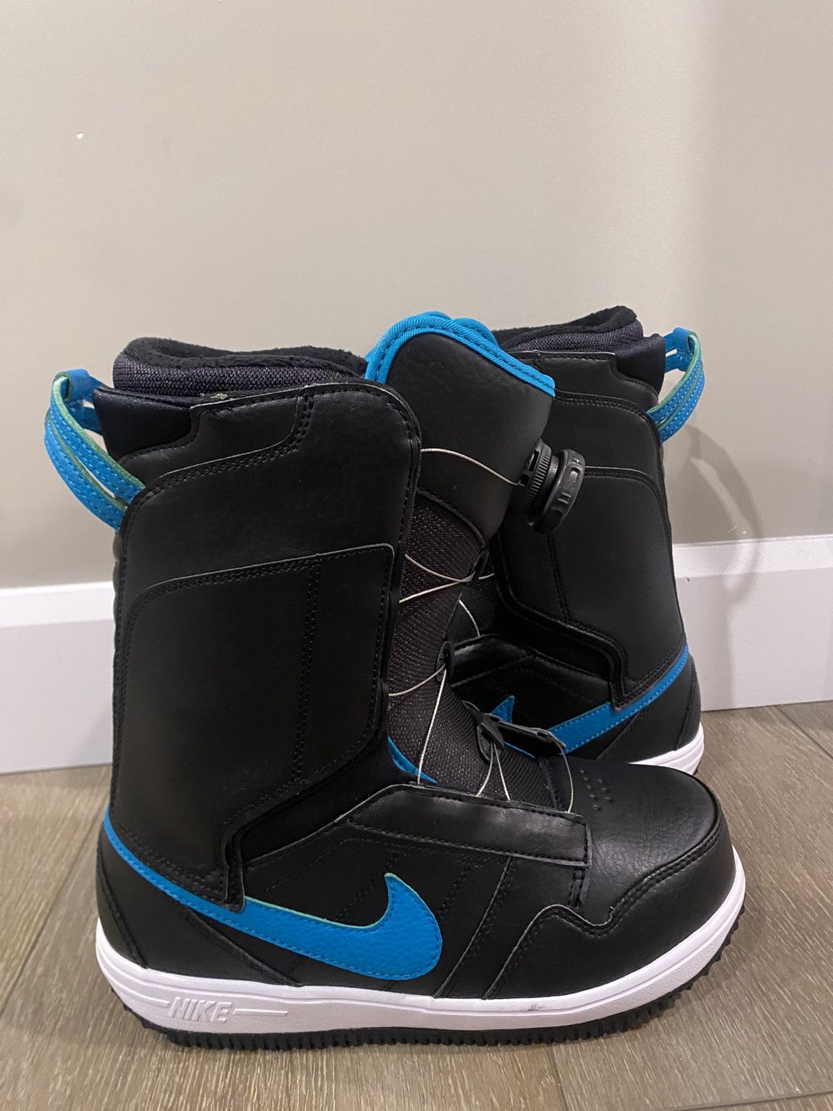 Nike Nike Vapen X BOA Snowboard Boots Black/Blue Size 8 US W