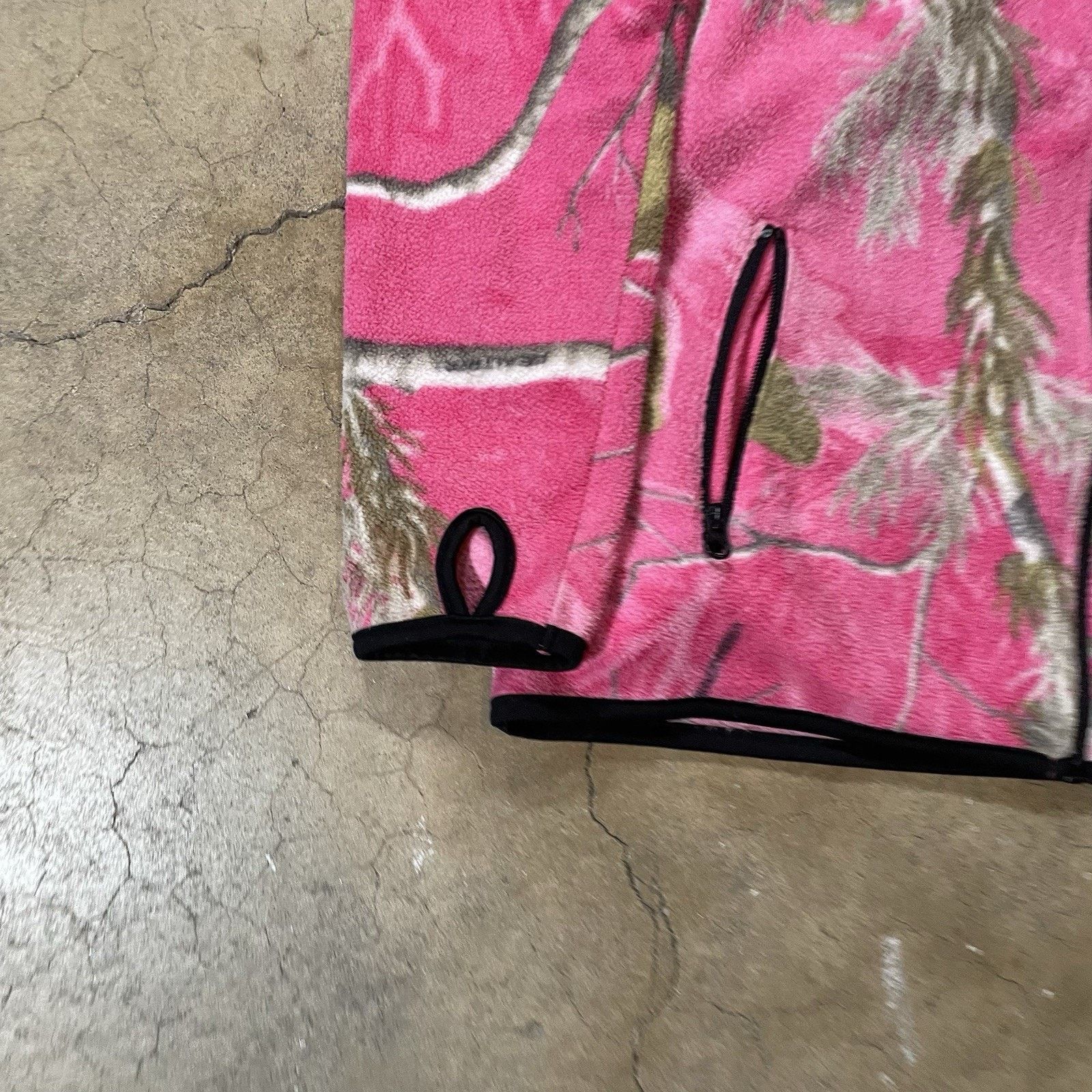 Realtree Realtree Women's Pink Camo Zip Fleece Jacket Realtree Small Size S / US 4 / IT 40 - 4 Thumbnail