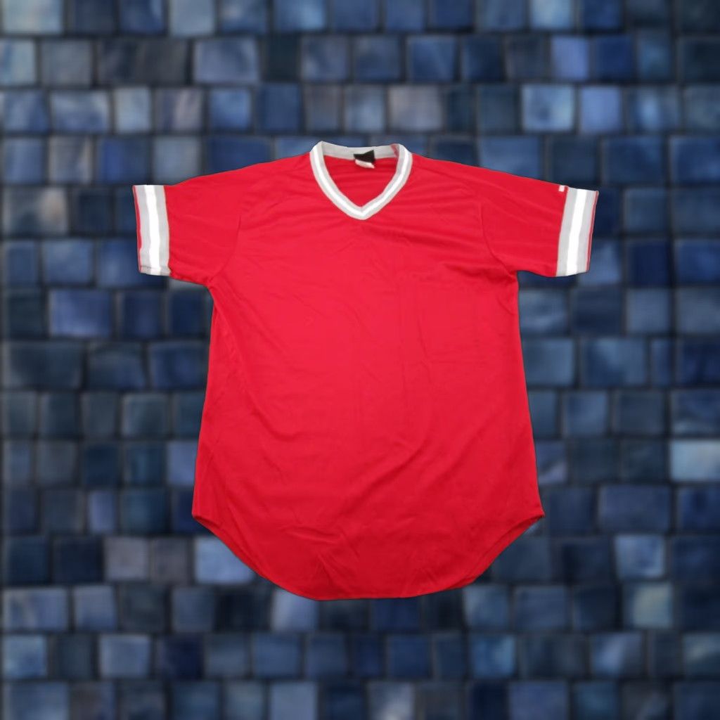 Wilson VINTAGE Wilson Shirt Mens L Red 90s USA Jersey V-Neck Blank T-Shirt Size US L / EU 52-54 / 3 - 1 Thumbnail