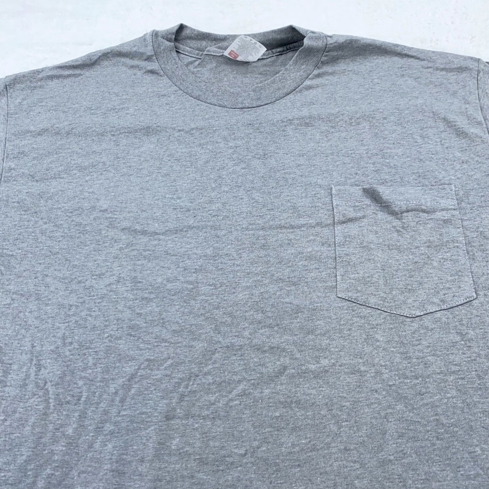 Hanes Hanes Shirt Mens M Heather Gray Pocket Crew Neck Cotton Polyester Pocket Shirt M Gray Mens Size US M / EU 48-50 / 2 - 2 Thumbnail