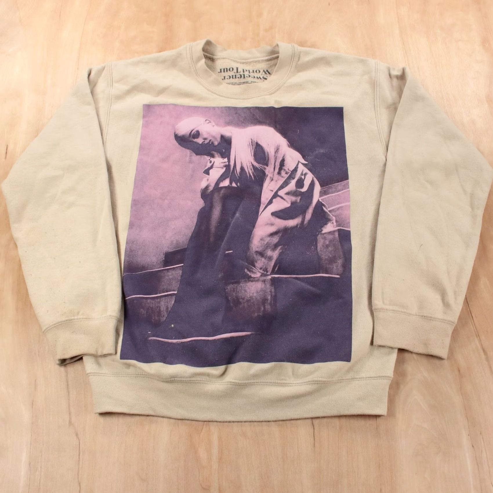 Vintage ARIANA GRANDE Sweetener World Tour 2019 graphic sweatshirt SMALL Beige r&b Size US S / EU 44-46 / 1 - 2 Thumbnail
