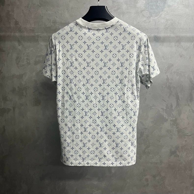 Louis Vuitton Louis Vuitton white neckline chain and full logo short sle Size US XL / EU 56 / 4 - 5 Thumbnail