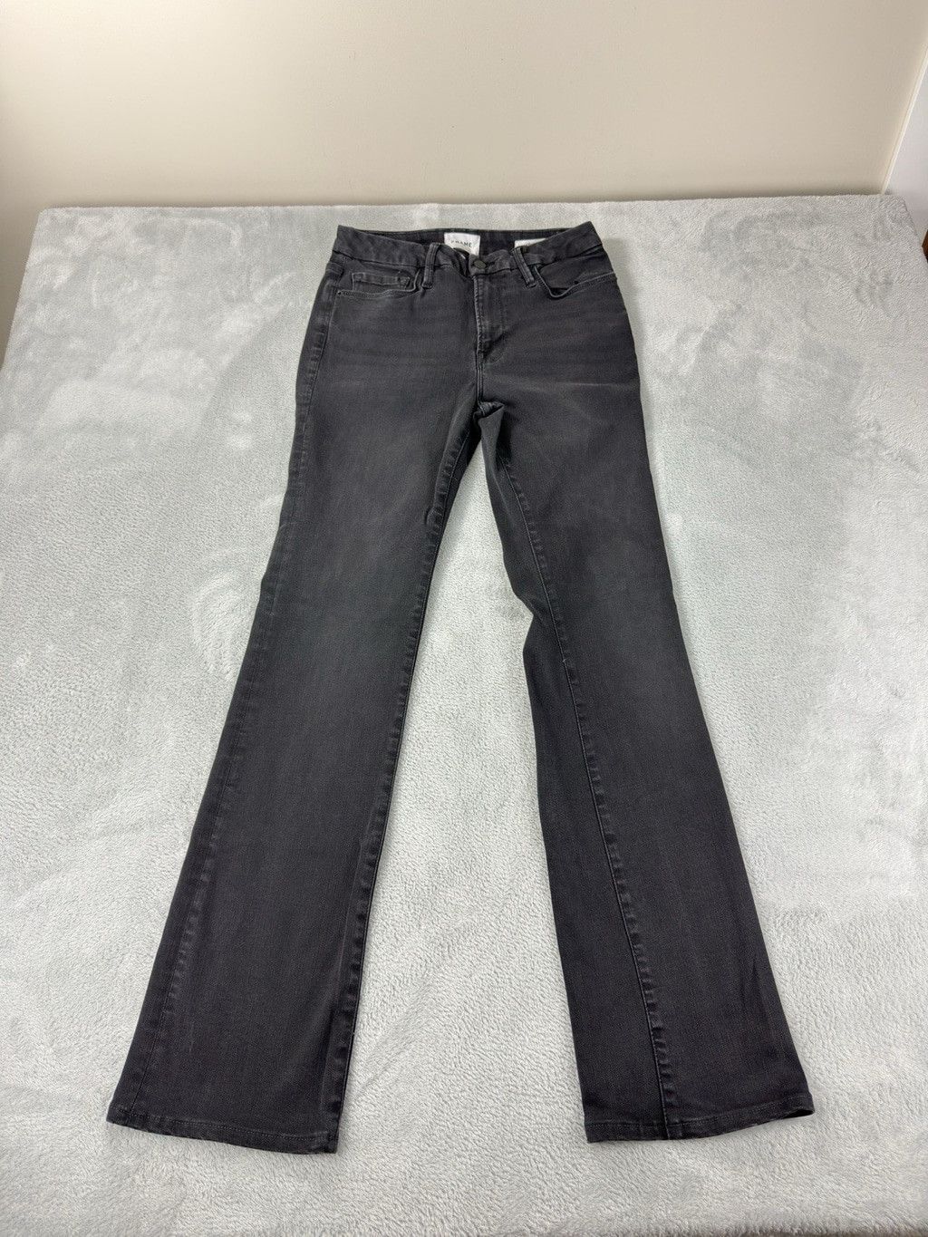 Frame Frame Women's Size 30 W X 32 L Le Mini Boot Zipper Fly Black Size 30" / US 8 / IT 44 - 1 Thumbnail