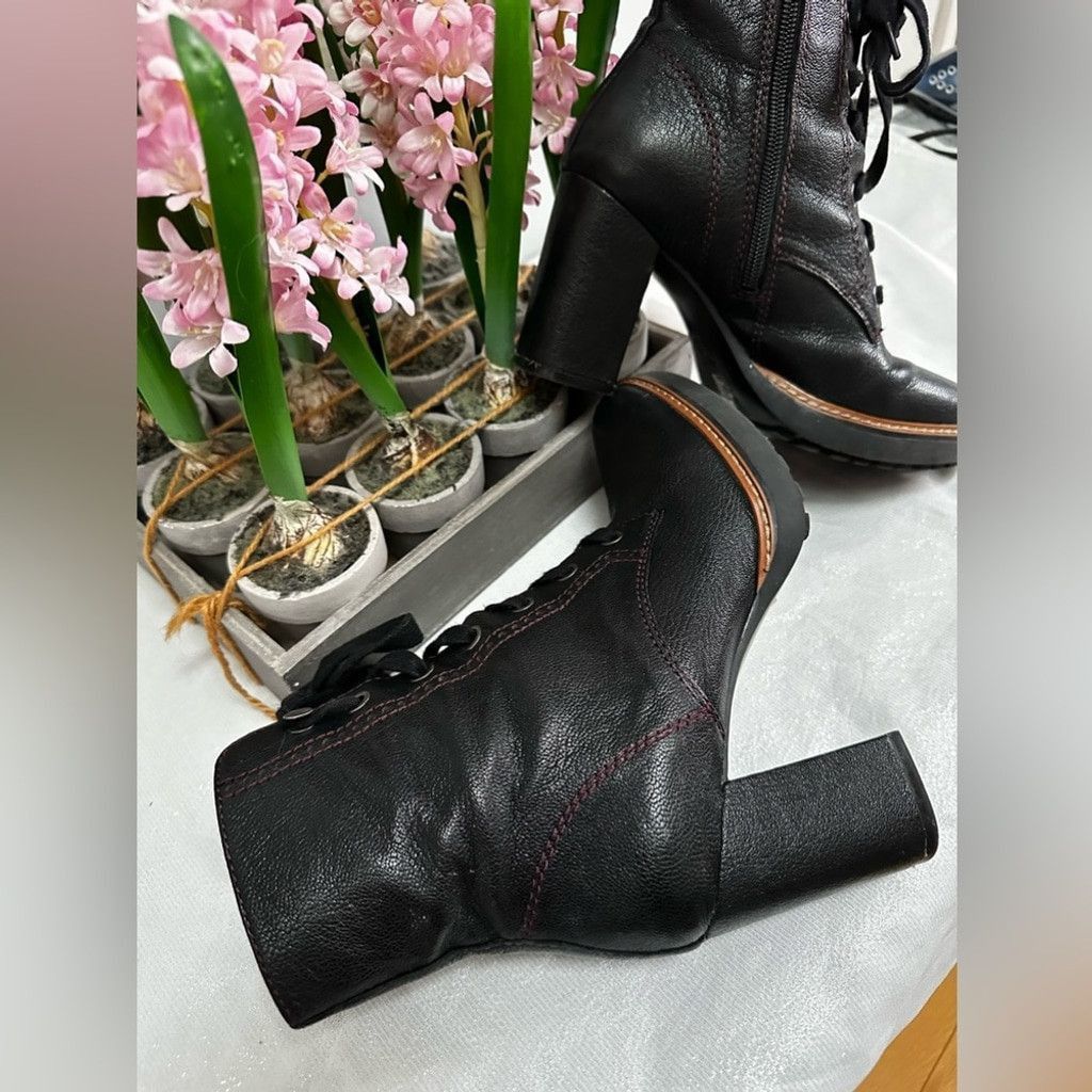 Naturalizer Naturalizer Callie Leather Bootie Size 37 Size US 7 / IT 37 - 7 Thumbnail