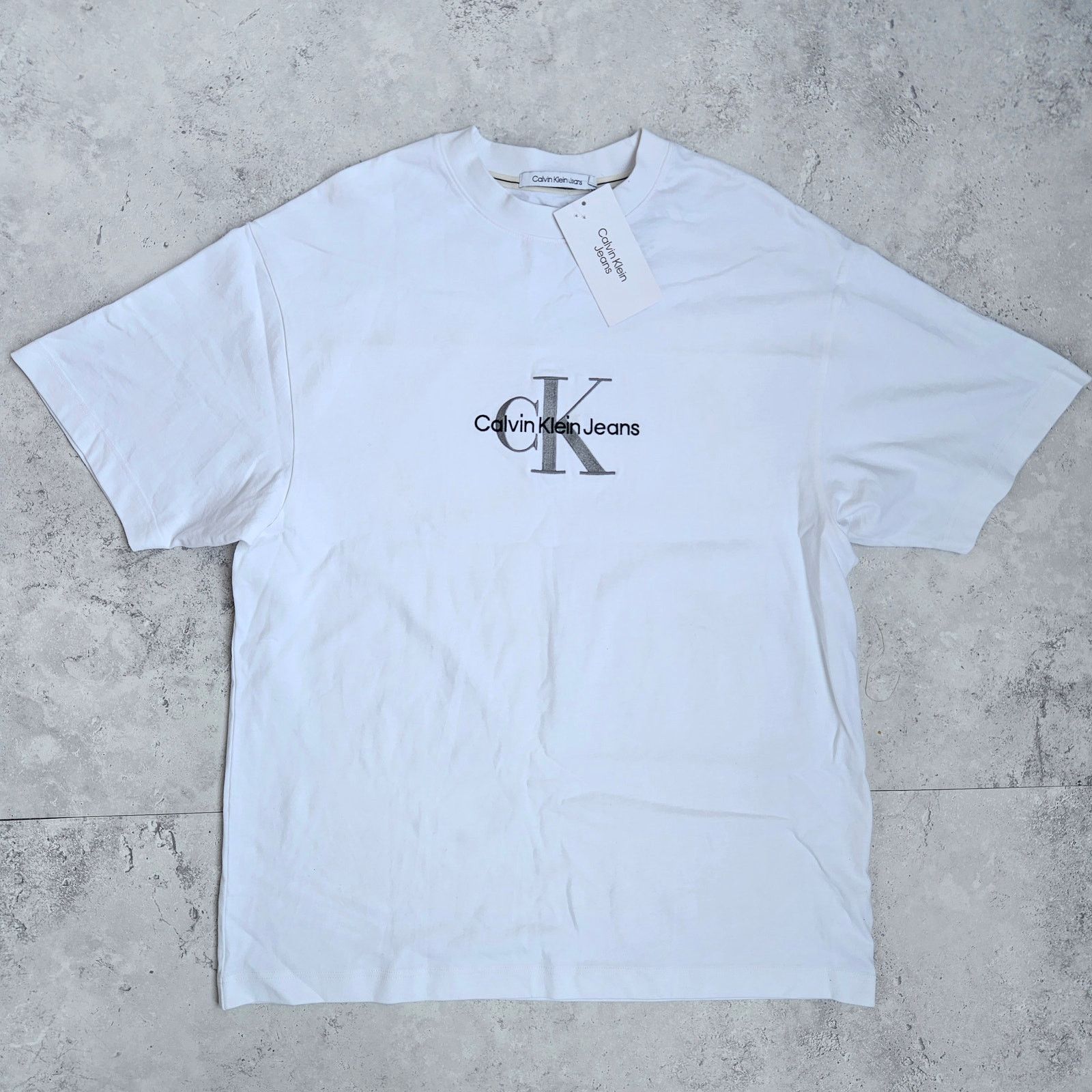 Calvin Klein Calvin Klein Embroidered Logo T-shirt Size US XL / EU 56 / 4 - 2 Thumbnail