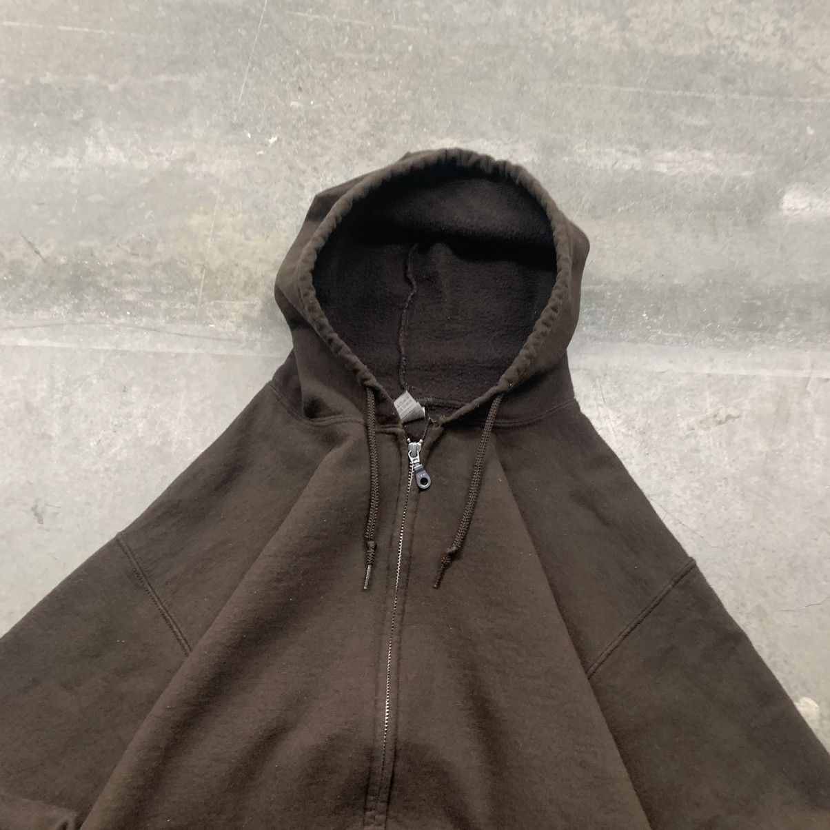 Japanese Brand VINTAGE Y2K BROWN ESSENTIAL ZIP BLANK HOODIE Size US M / EU 48-50 / 2 - 2 Thumbnail