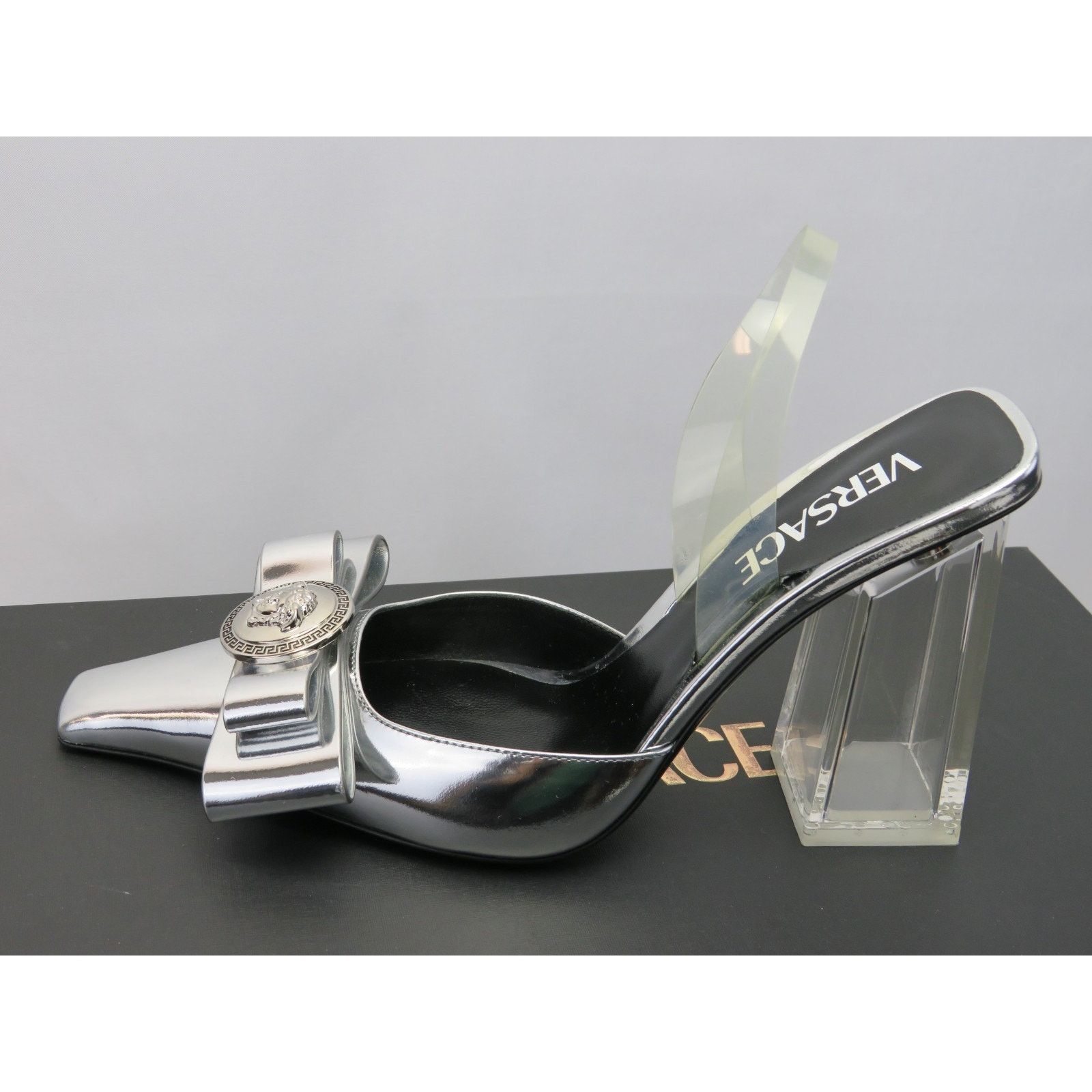 Versace VERSACE SILVER PATENT LEATHER COIN MEDUSA HEAD PUMPS 36 ITA Size US 6 / IT 36 - 10 Thumbnail