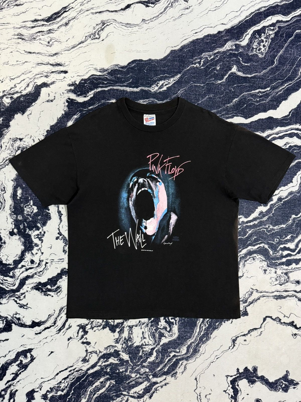 Band Tees Vintage pink floyd the wall 1982 gerard scarfe tshirt Size US XL / EU 56 / 4 - 6 Thumbnail