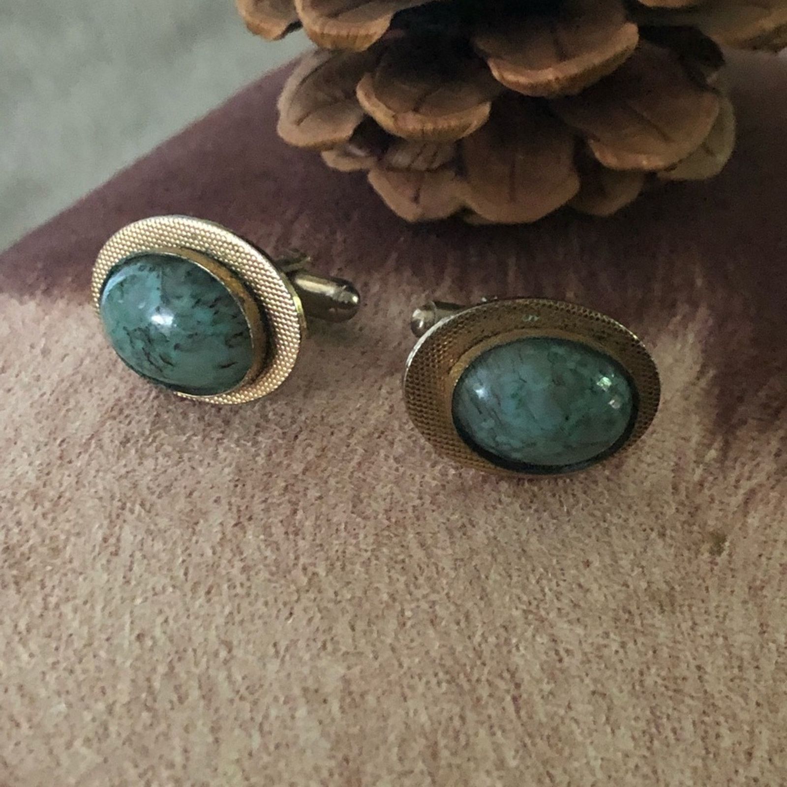 Vintage Vintage men’s light blue speckled stone cuff links Size ONE SIZE - 1 Thumbnail